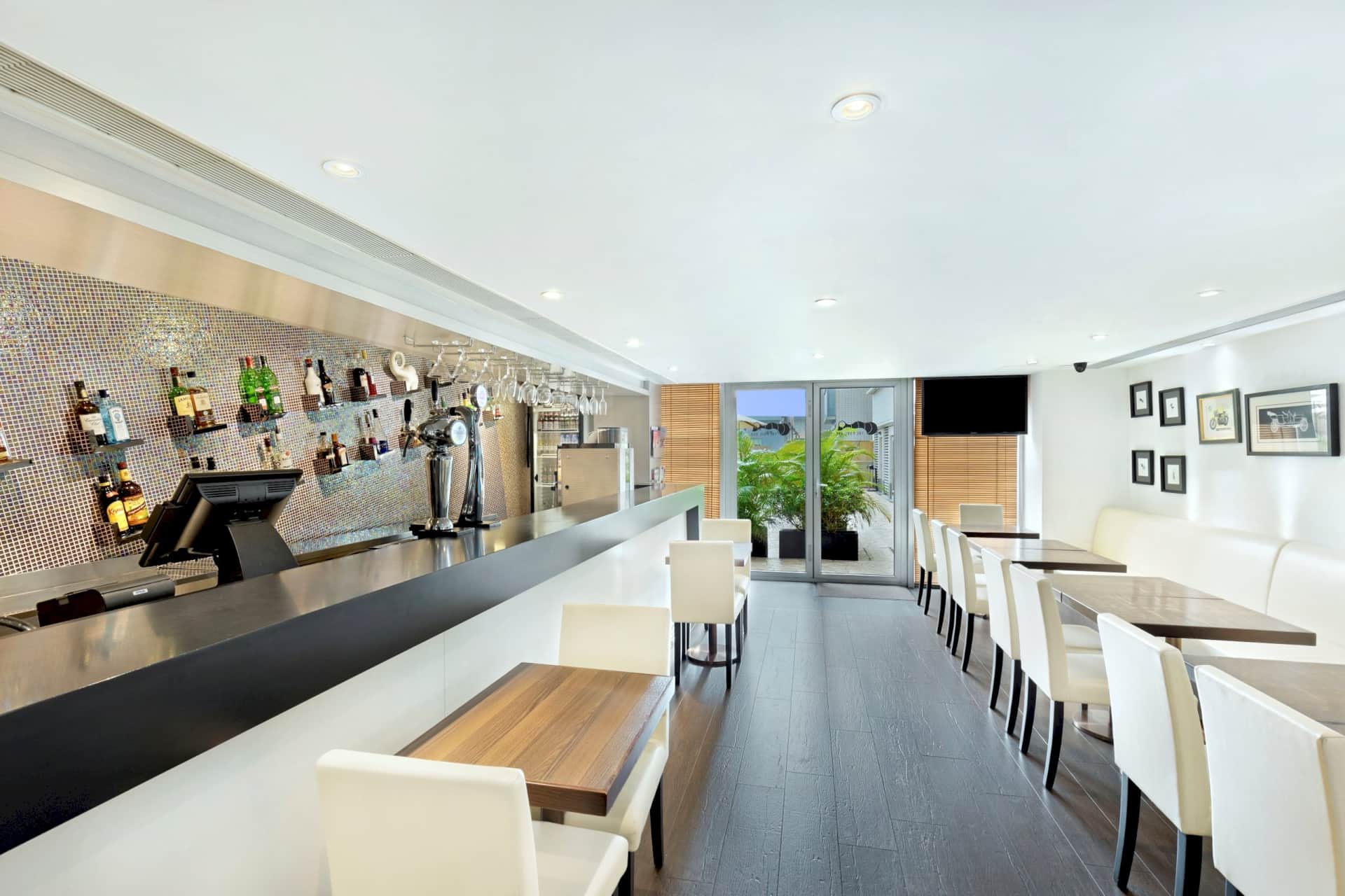8度海逸酒店 （ Harbour Plaza 8 Degrees ）