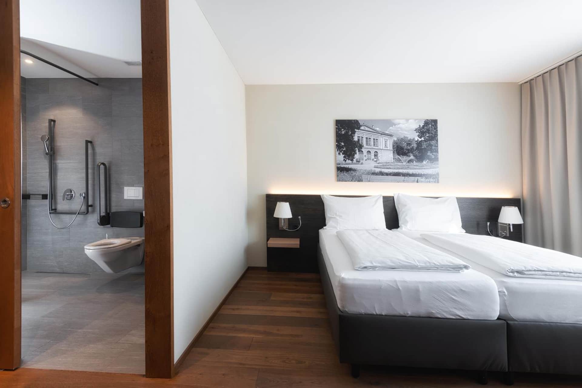Hotel one66