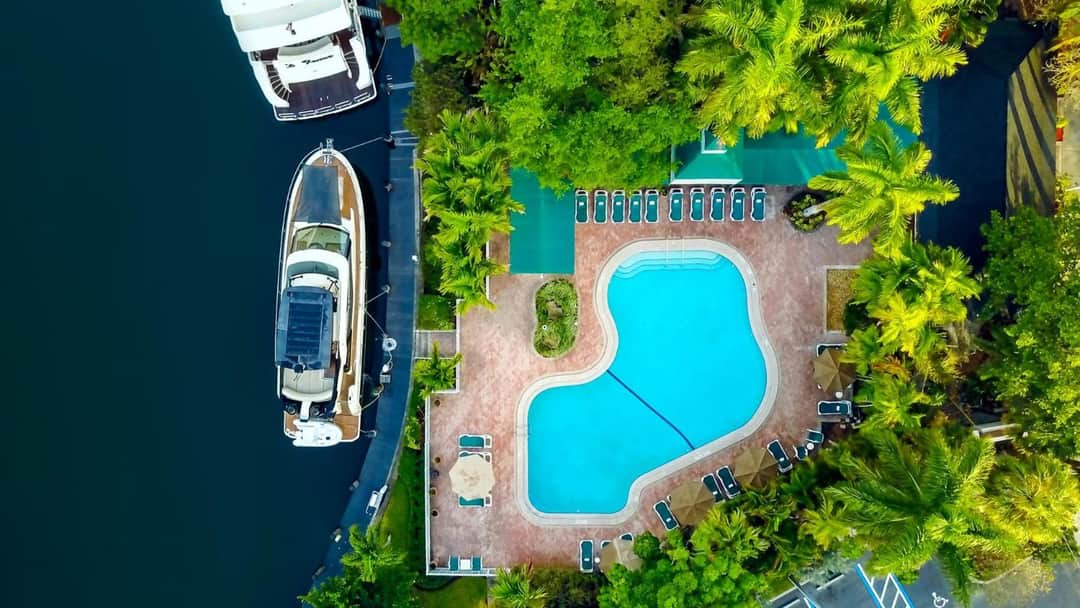 Riverside Hotel
