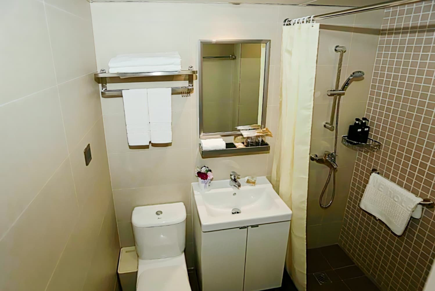 伯惠酒店  ( WE Hotel )