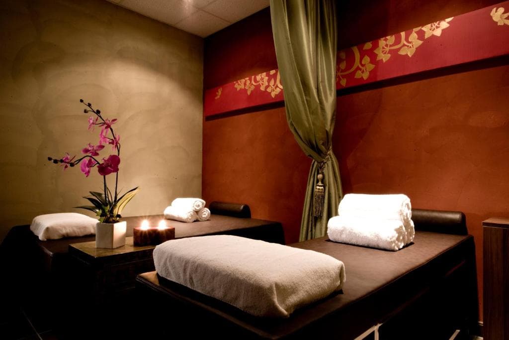 粤海华美湾际酒店 ( Wharney Hotel )