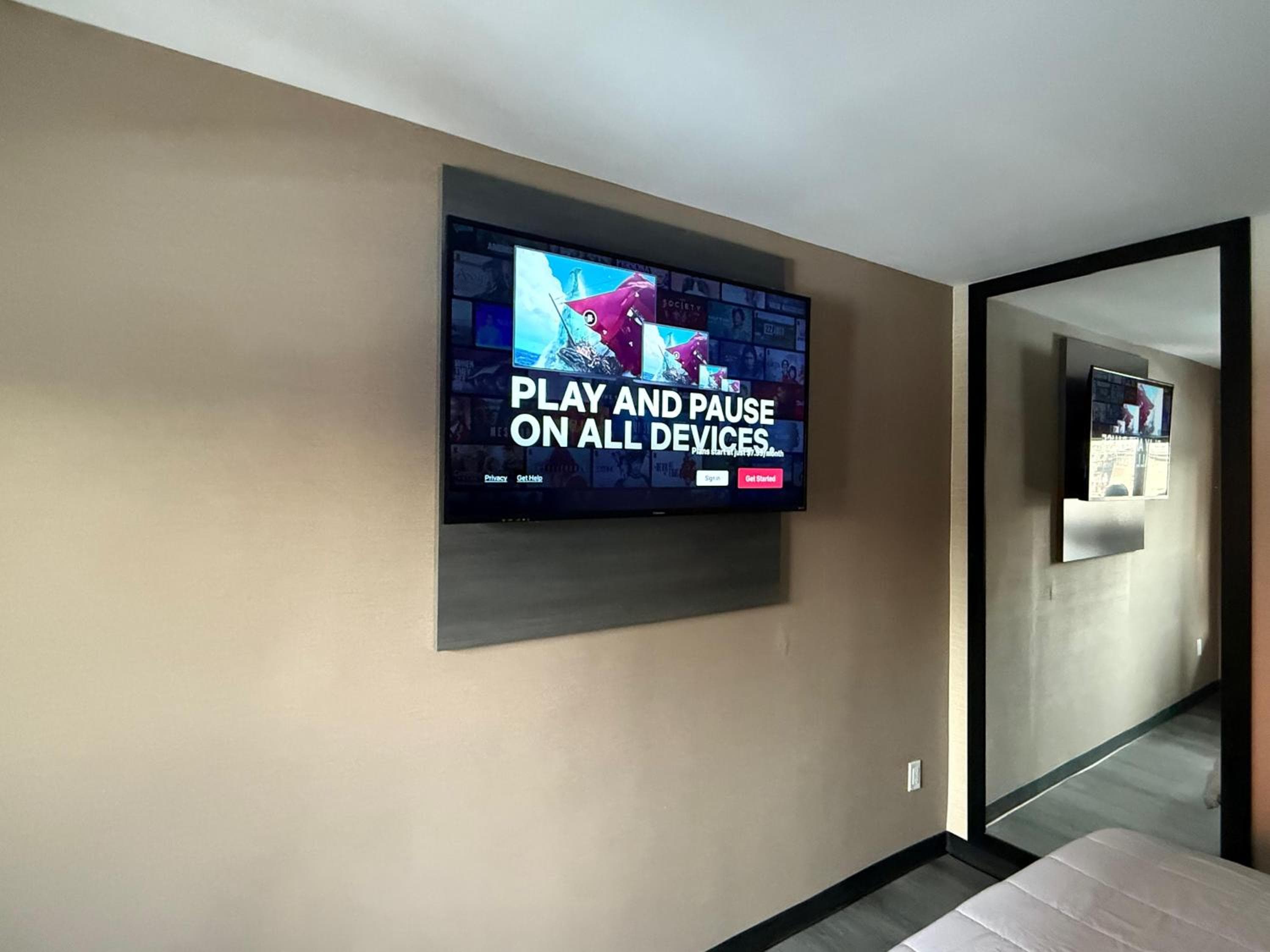 The Vine Hotel Bronx