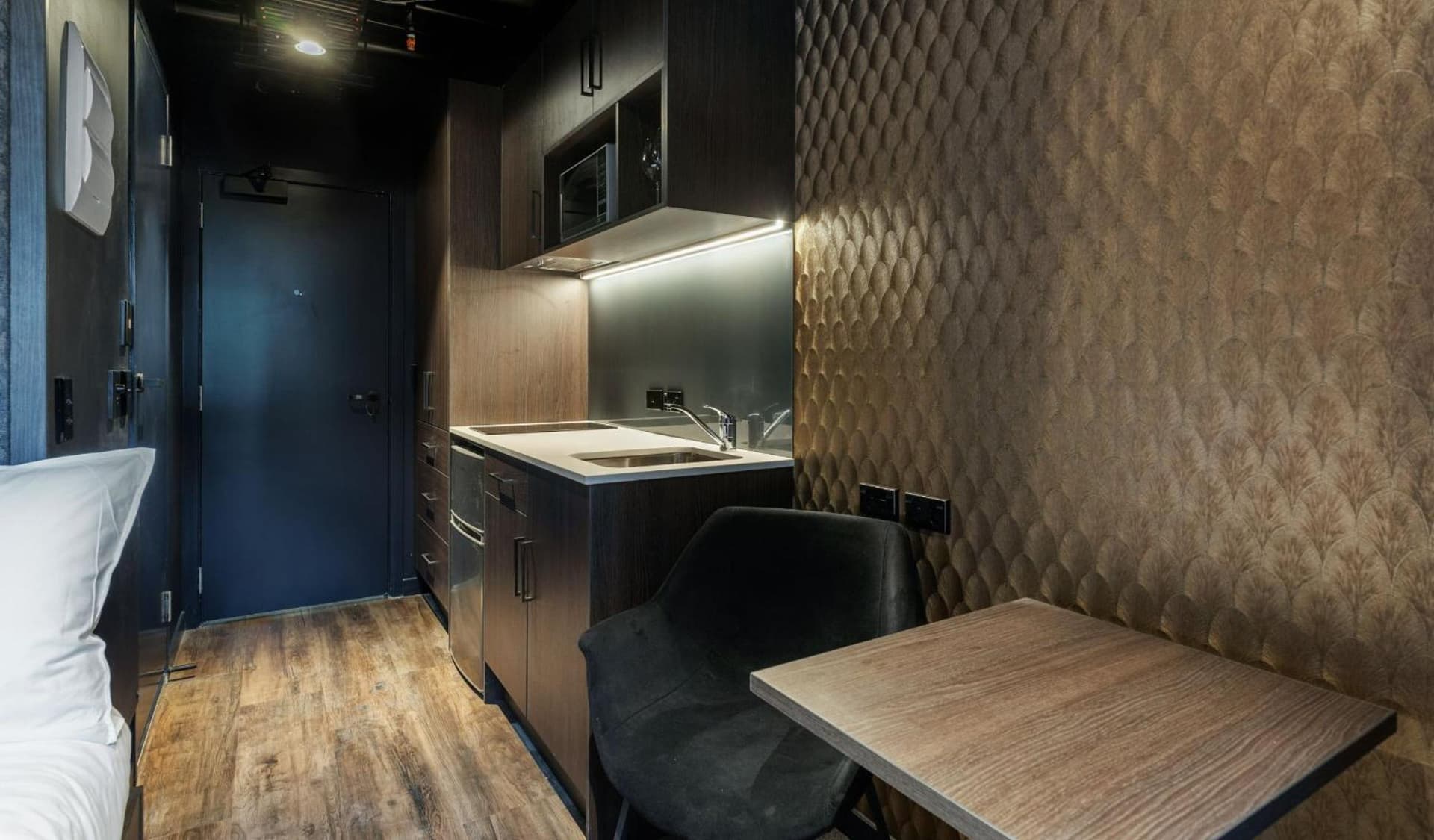 Abstract Hotel