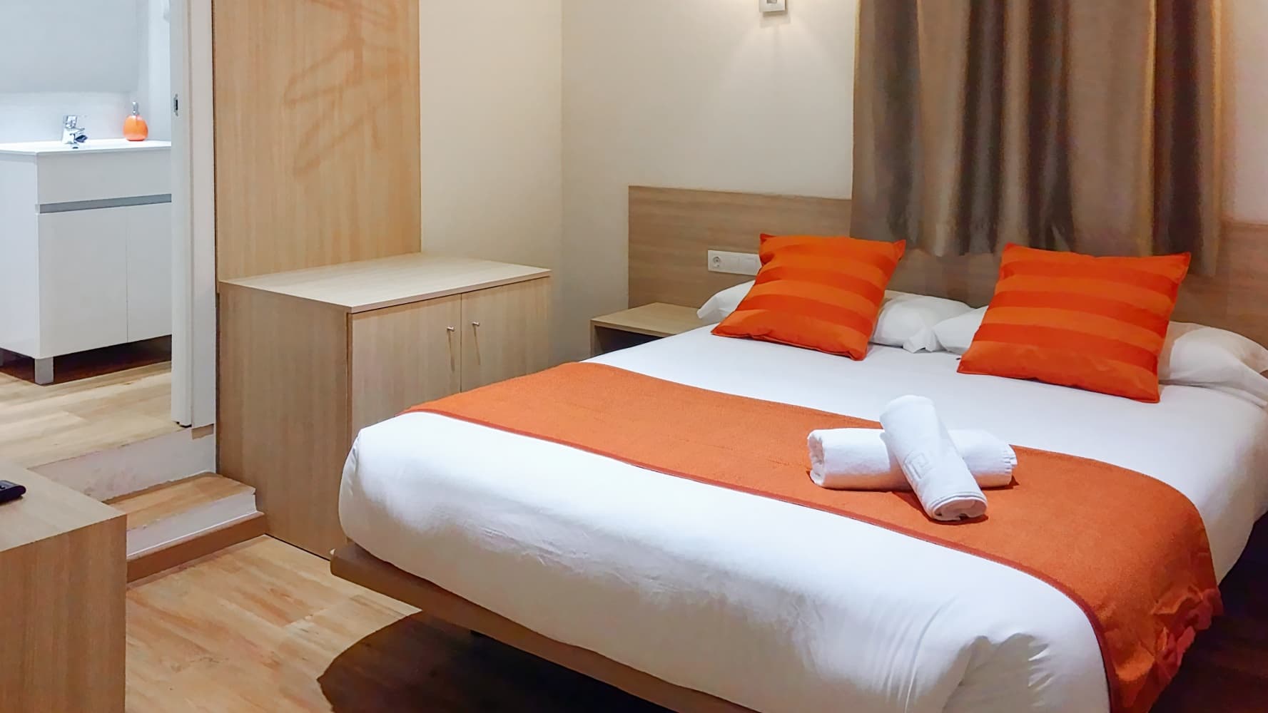 Hostal Barcelona Travel
