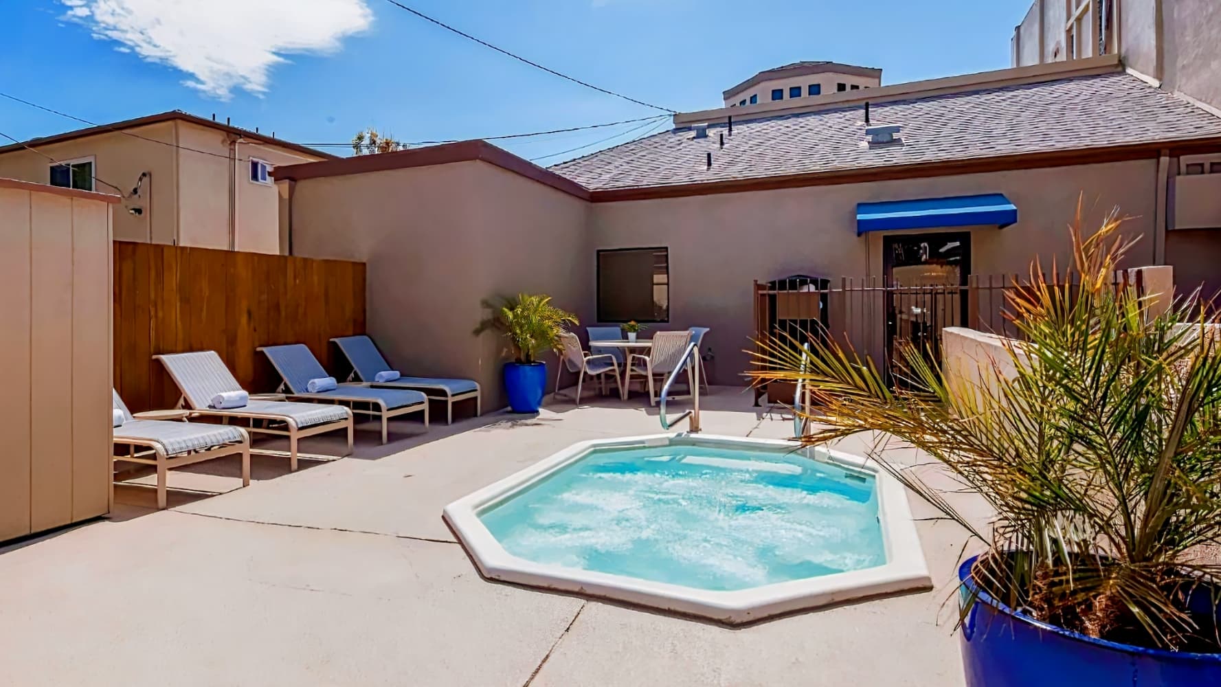 Best Western Royal Palace Inn and Suites LA