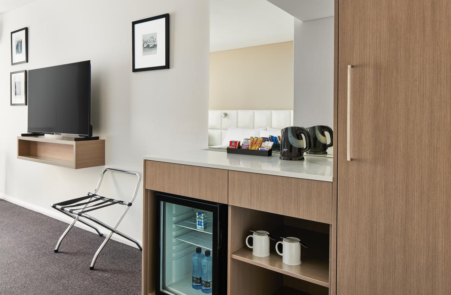 Holiday Inn Warwick Farm, an IHG Hotel