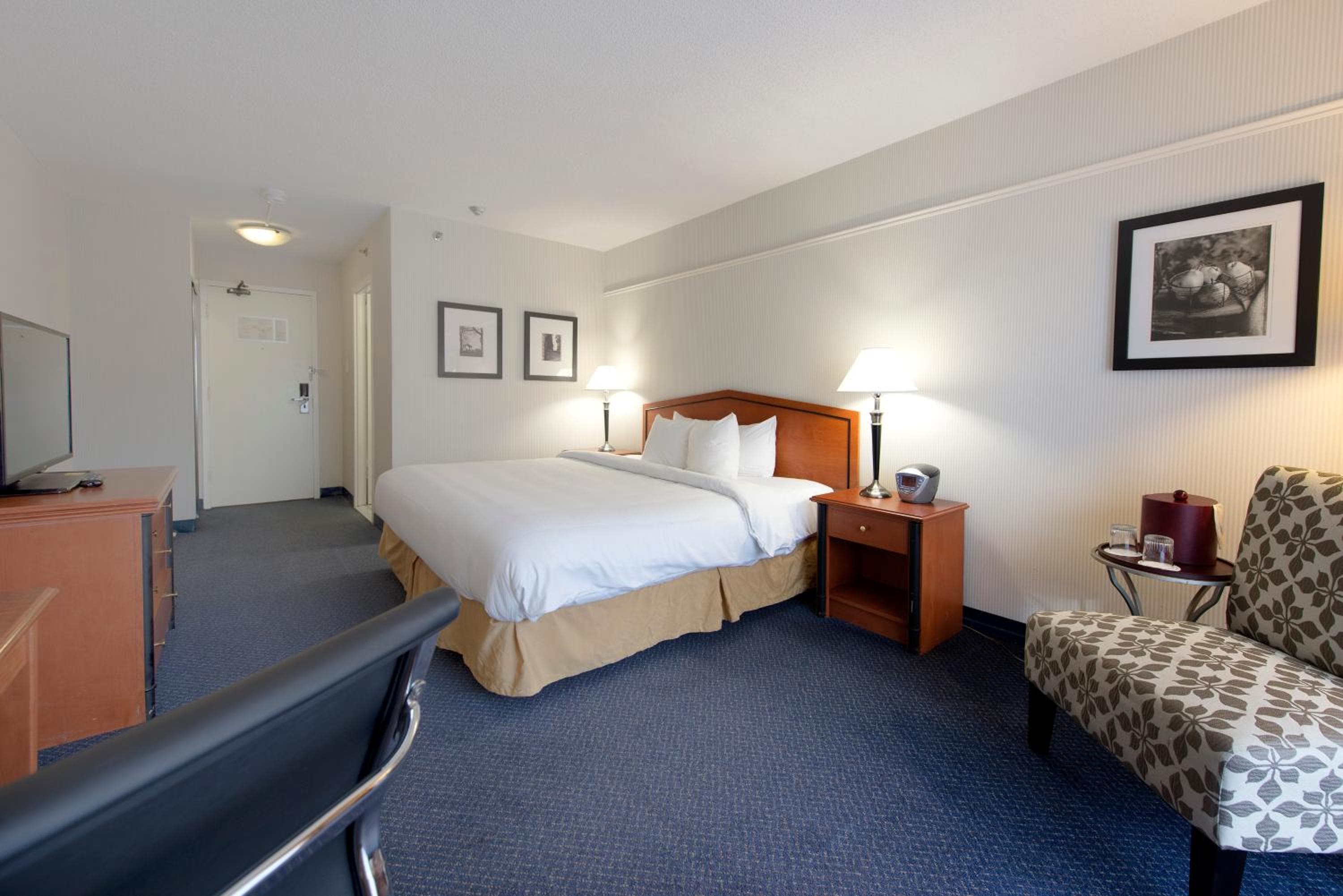 Toronto Don Valley Hotel & Suites