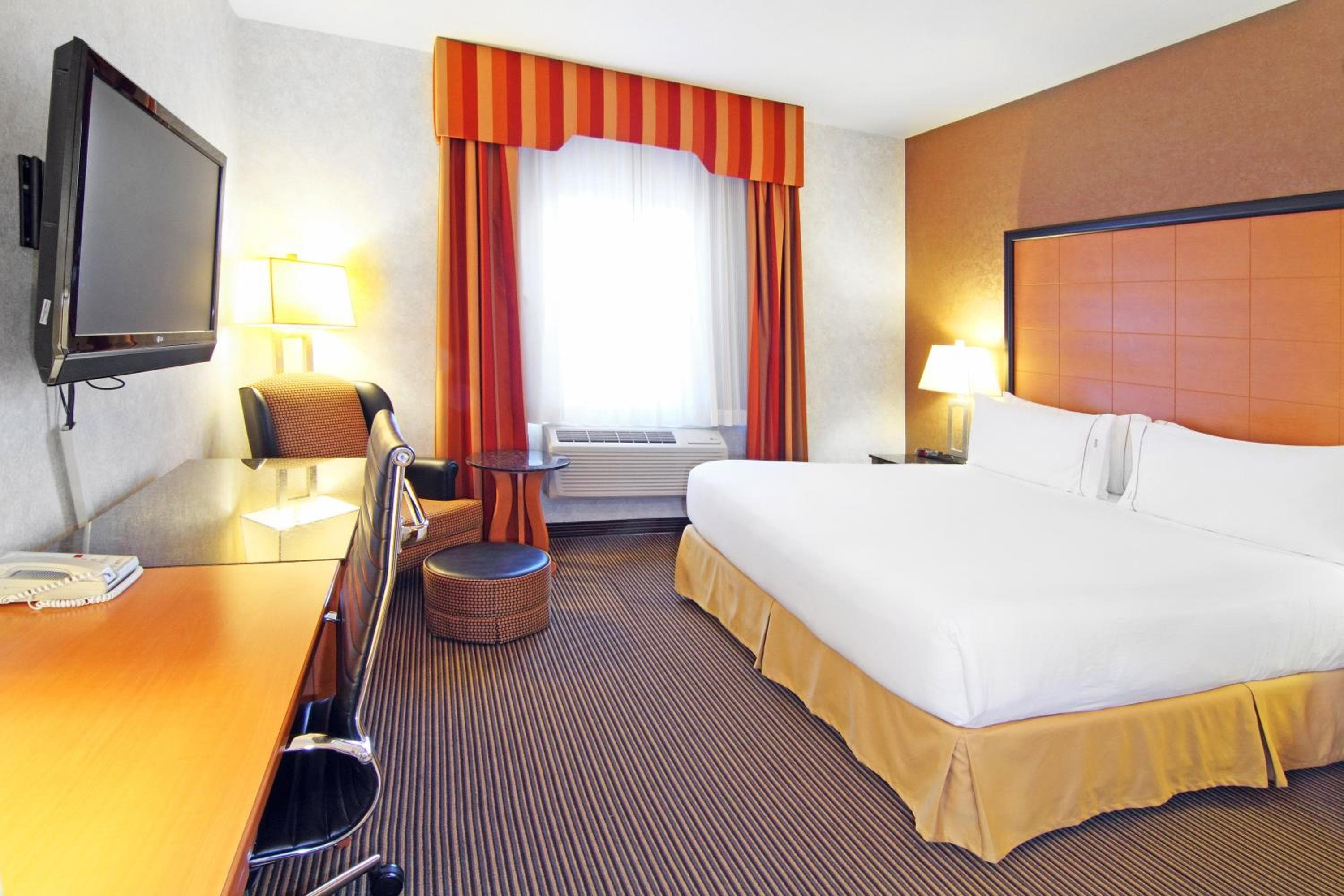 Holiday Inn Express & Suites, Calgary South McLeod Trail