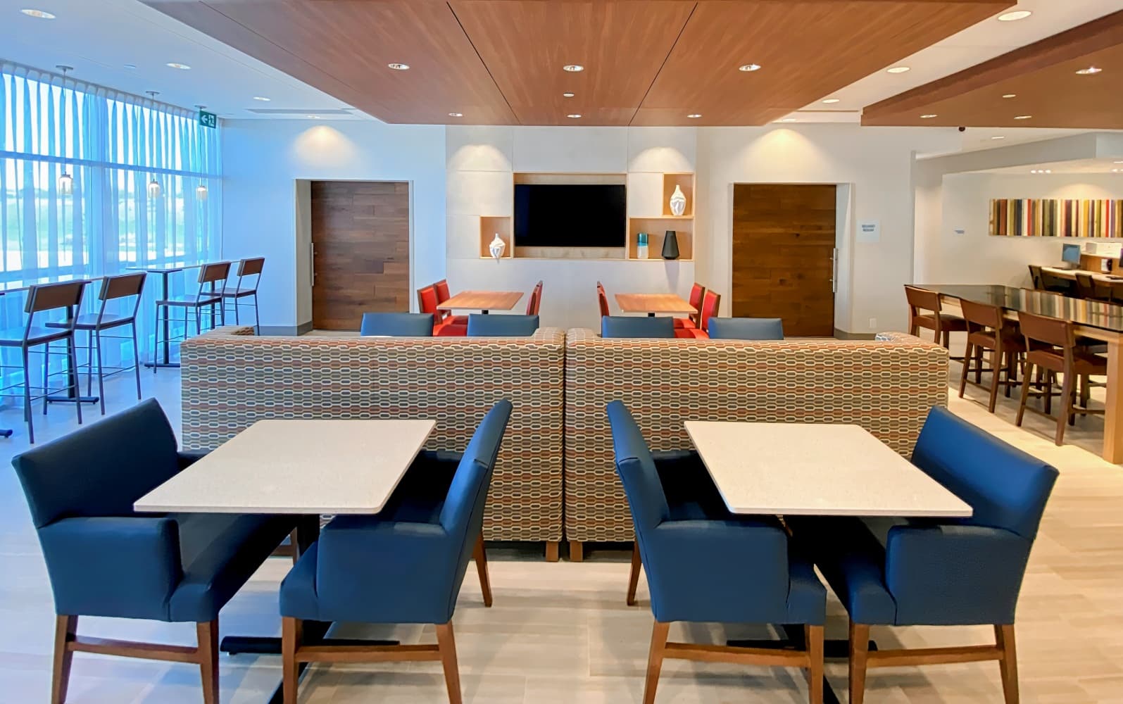 Holiday Inn Express & Suites - Aurora