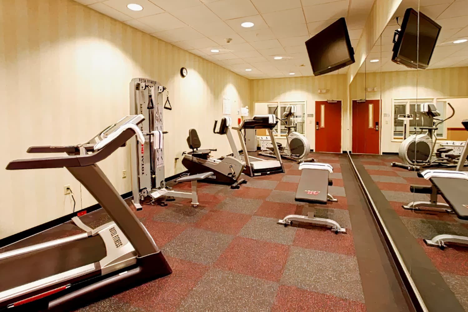 Holiday Inn Express Hotel & Suites Columbus University Area- Ohio State University