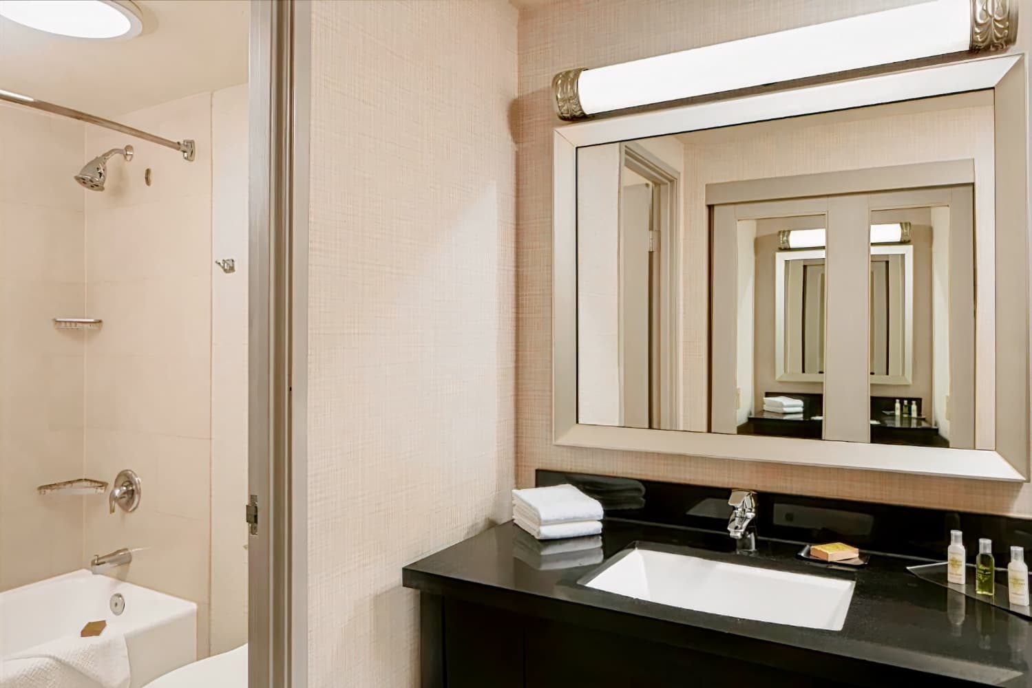 DoubleTree By Hilton San Diego Hotel Circle