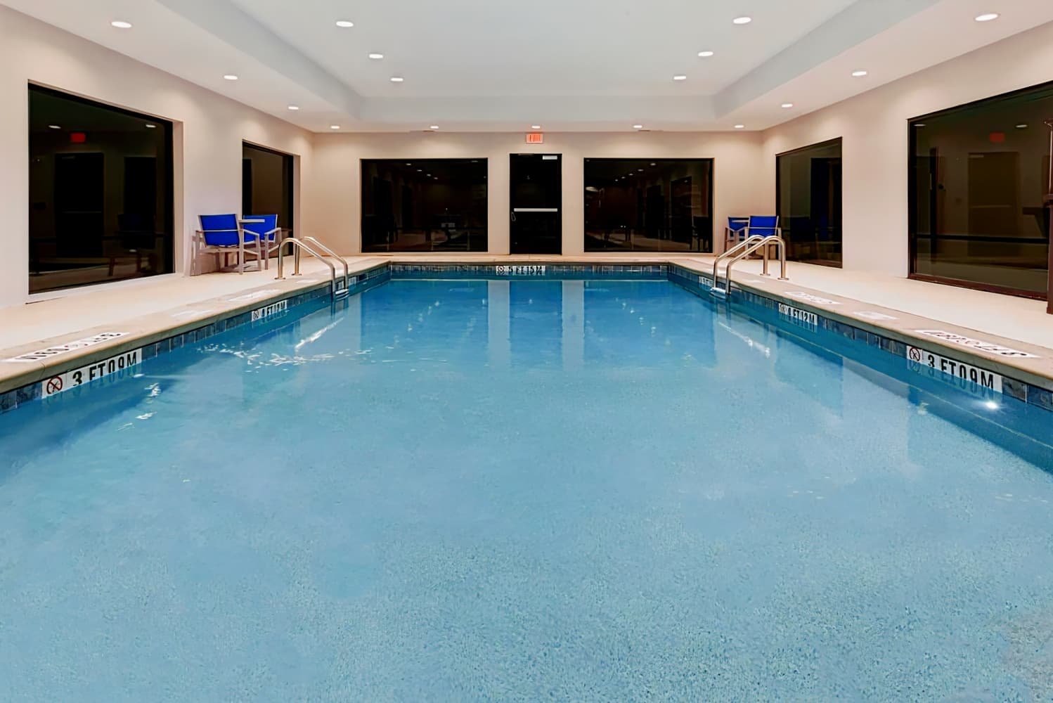 Holiday Inn Express & Suites - Fayetteville