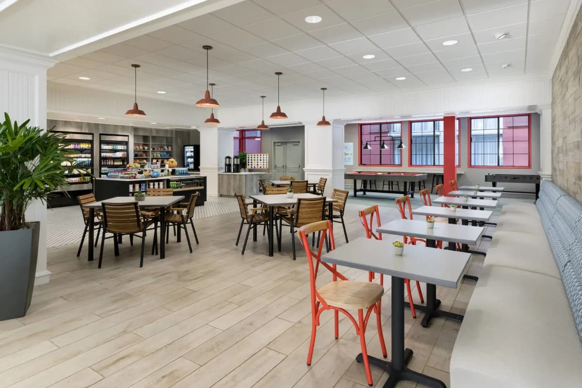 Hotel Caza Fisherman’s Wharf