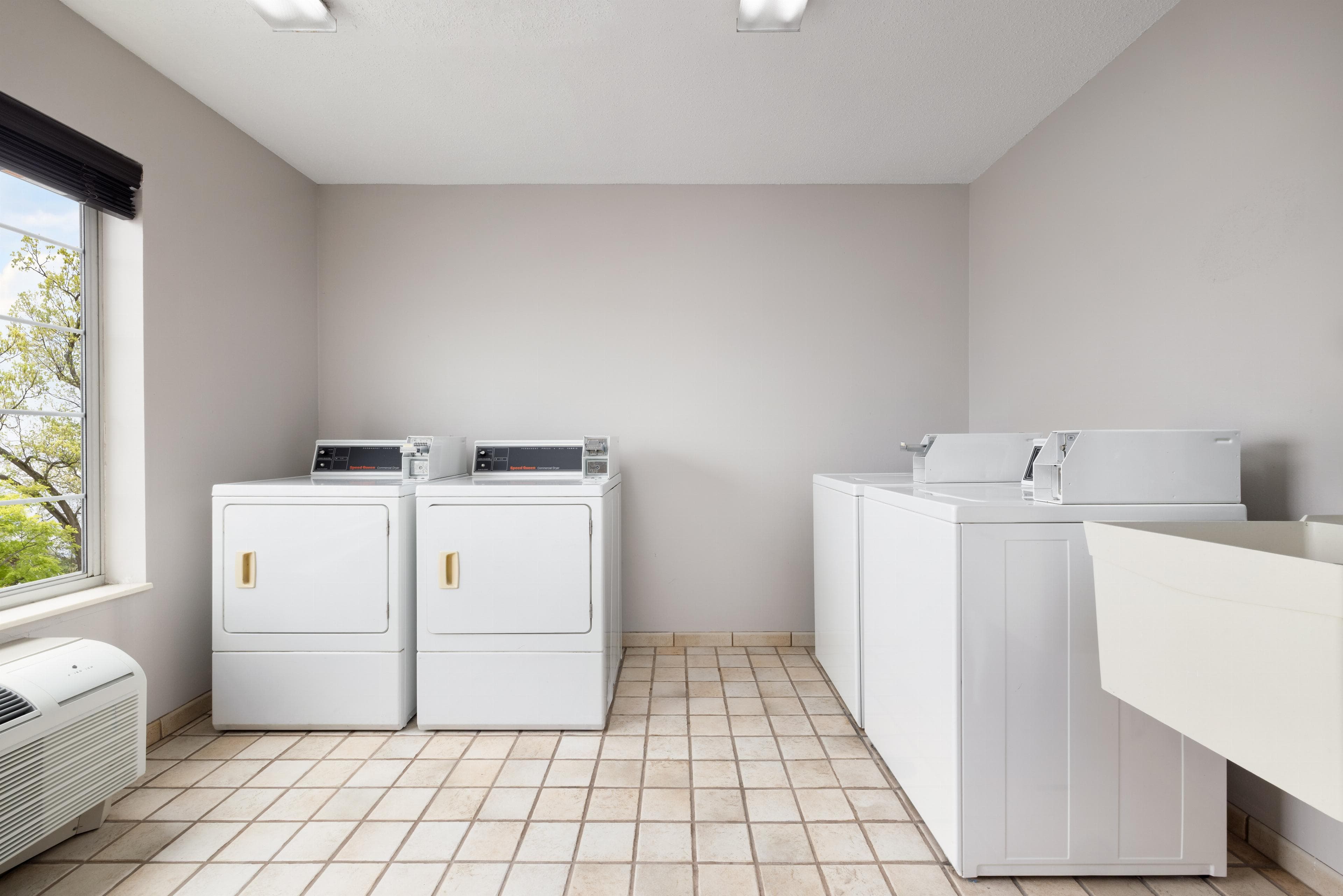 Country Inn & Suites by Radisson, Springfield, OH