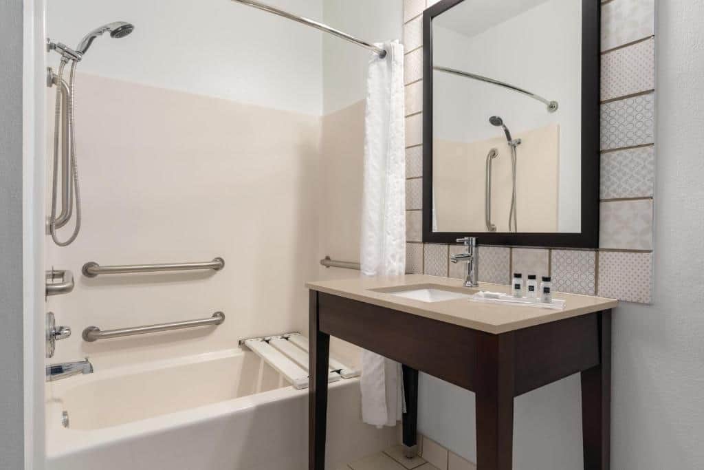 Country Inn & Suites Horseheads, NY
