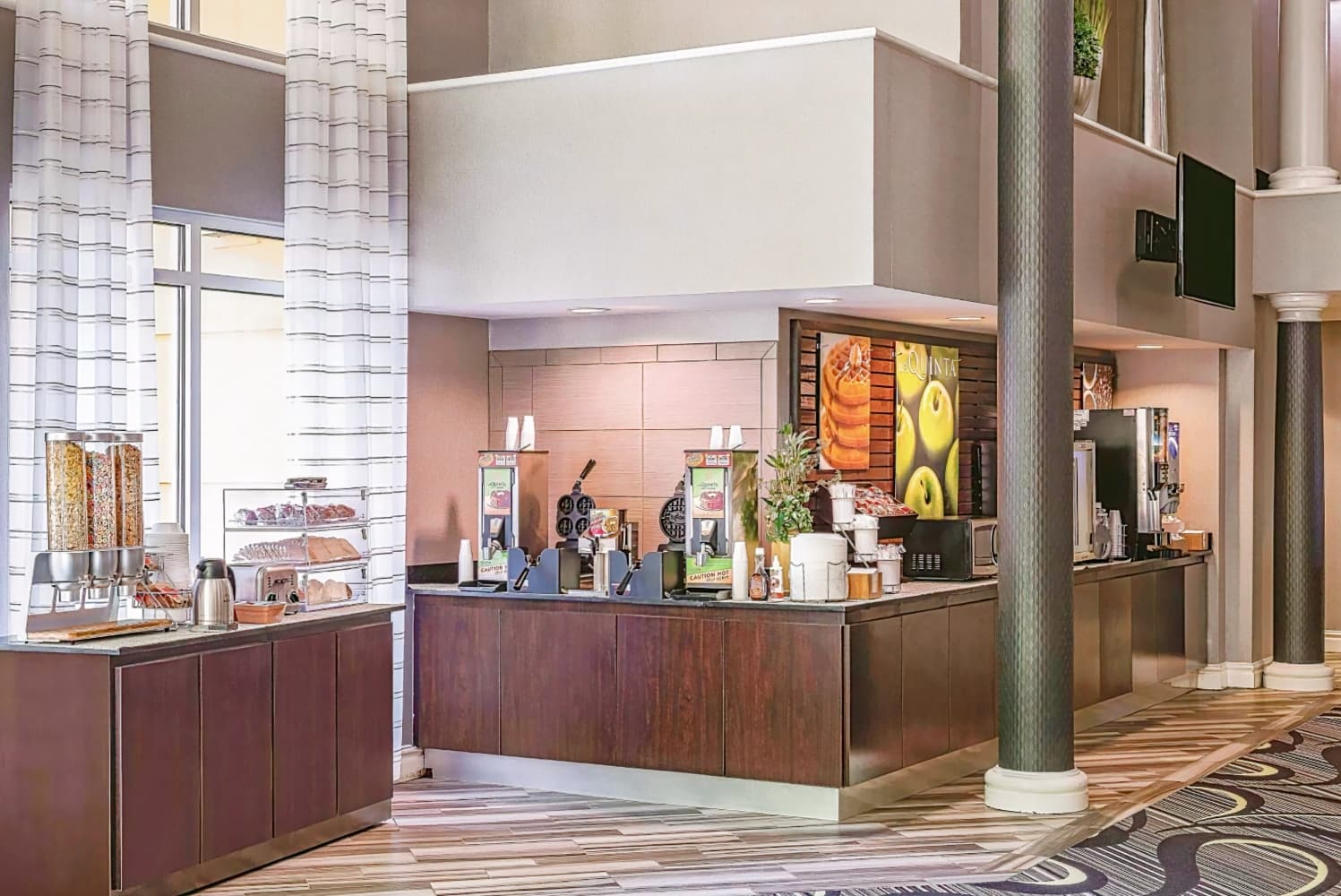 La Quinta Inn & Suites by Wyndham Univ Area Chapel Hill