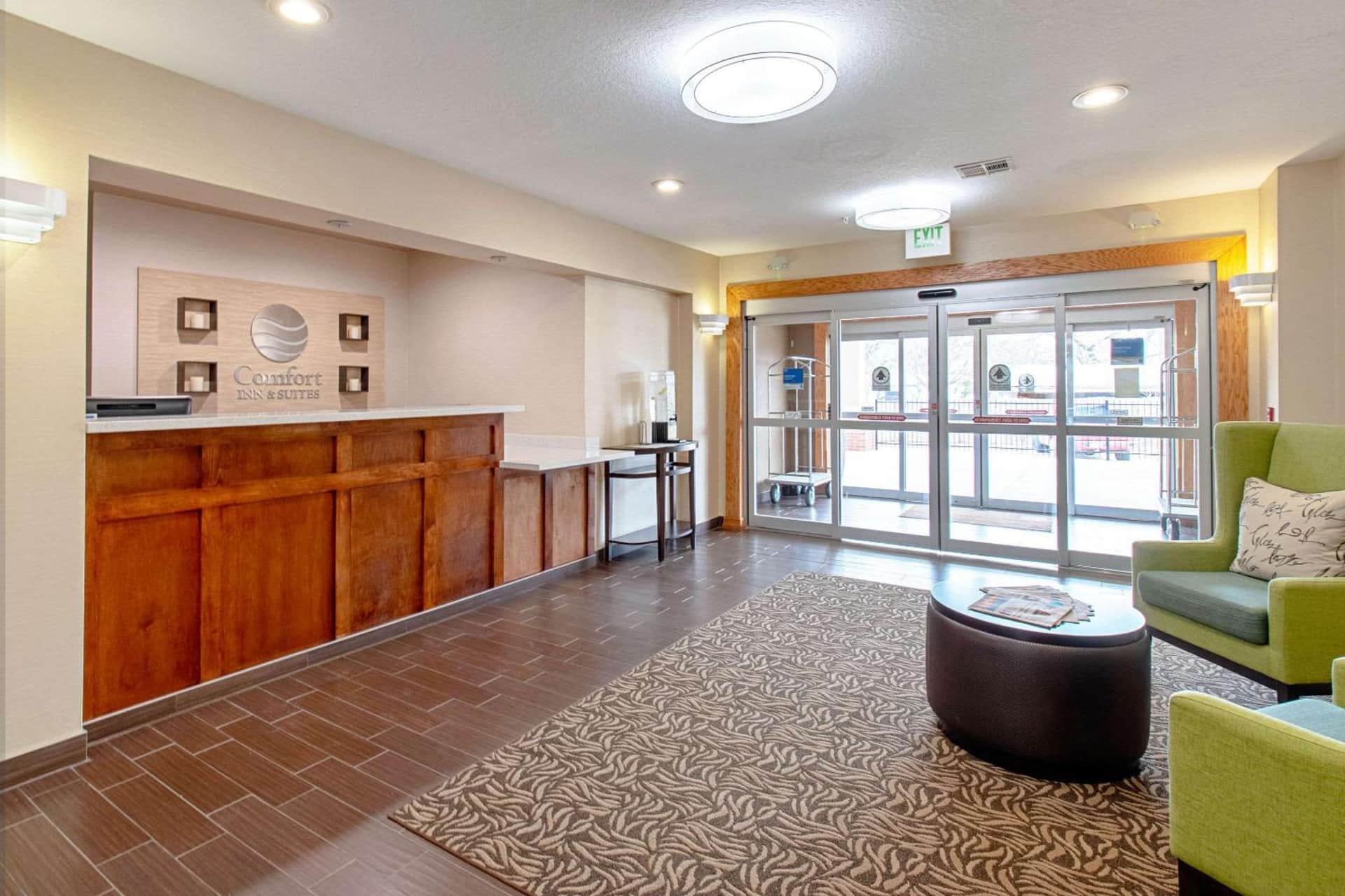 Comfort Inn & Suites and Suites Fredericksburg