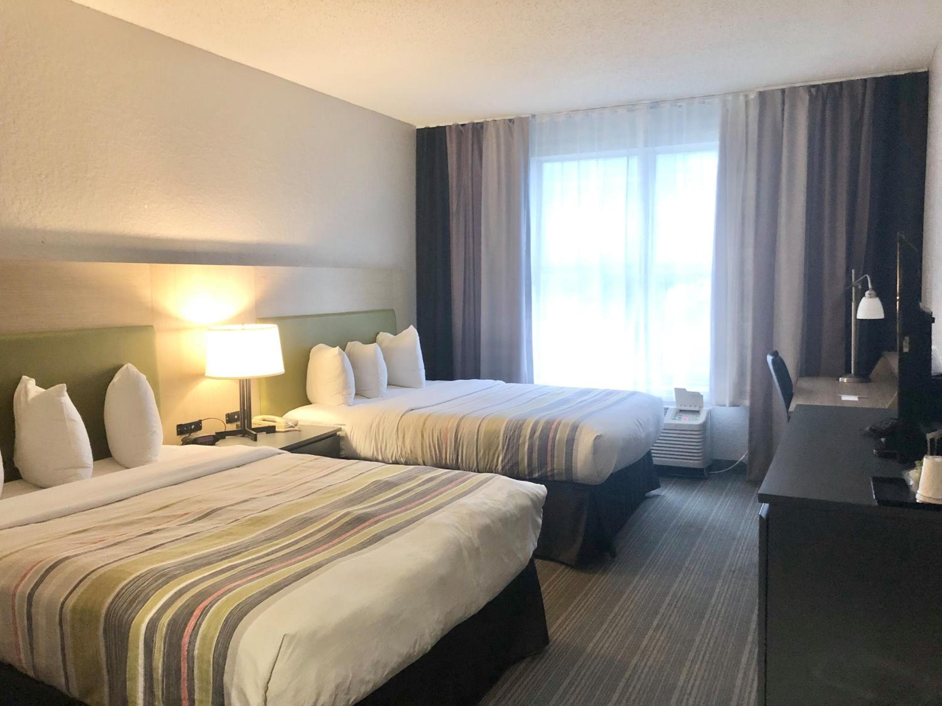 Sonesta Essential IAH Airport JFK Boulevard - Newly Renovated