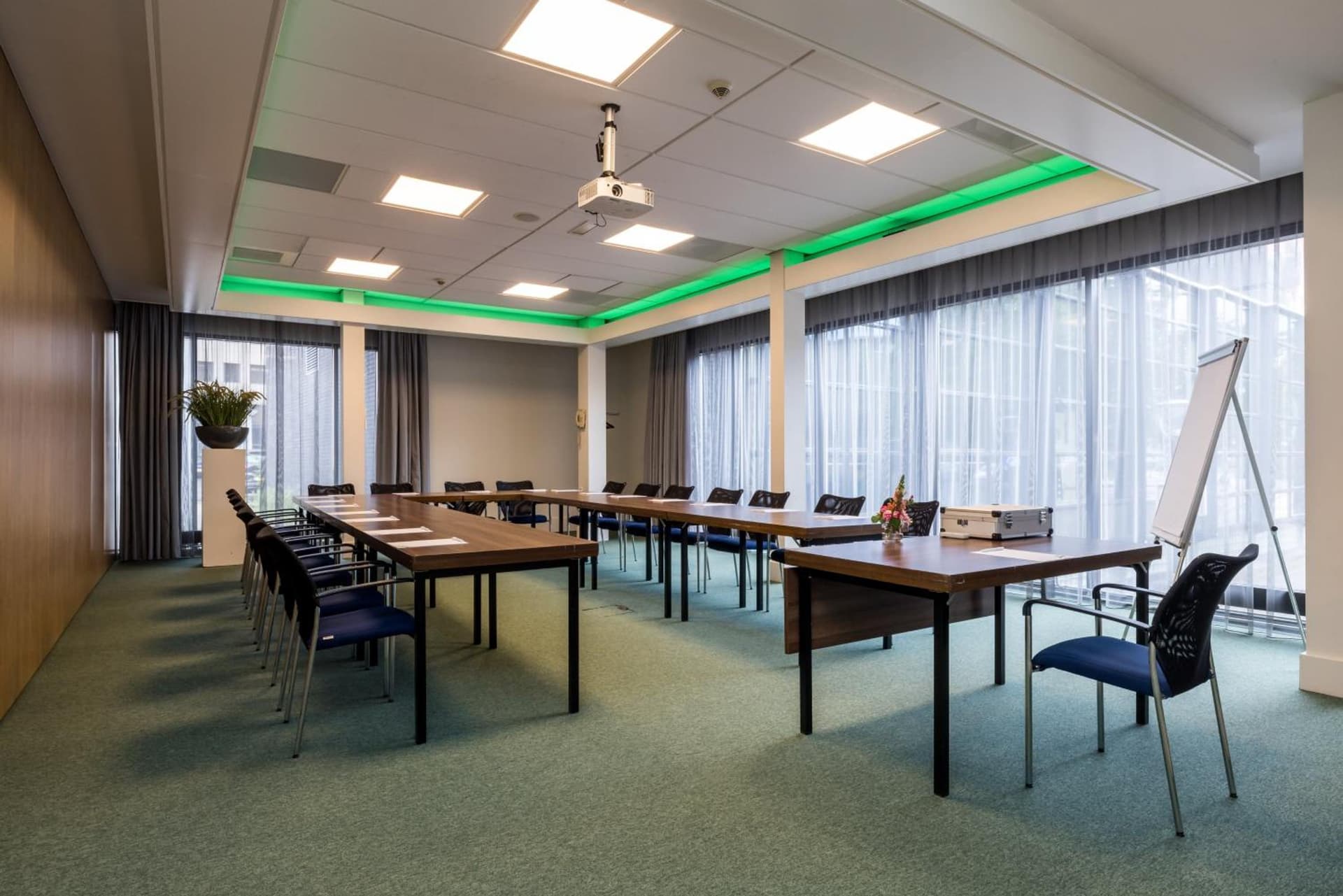 Holiday Inn Eindhoven Centre, an IHG Hotel