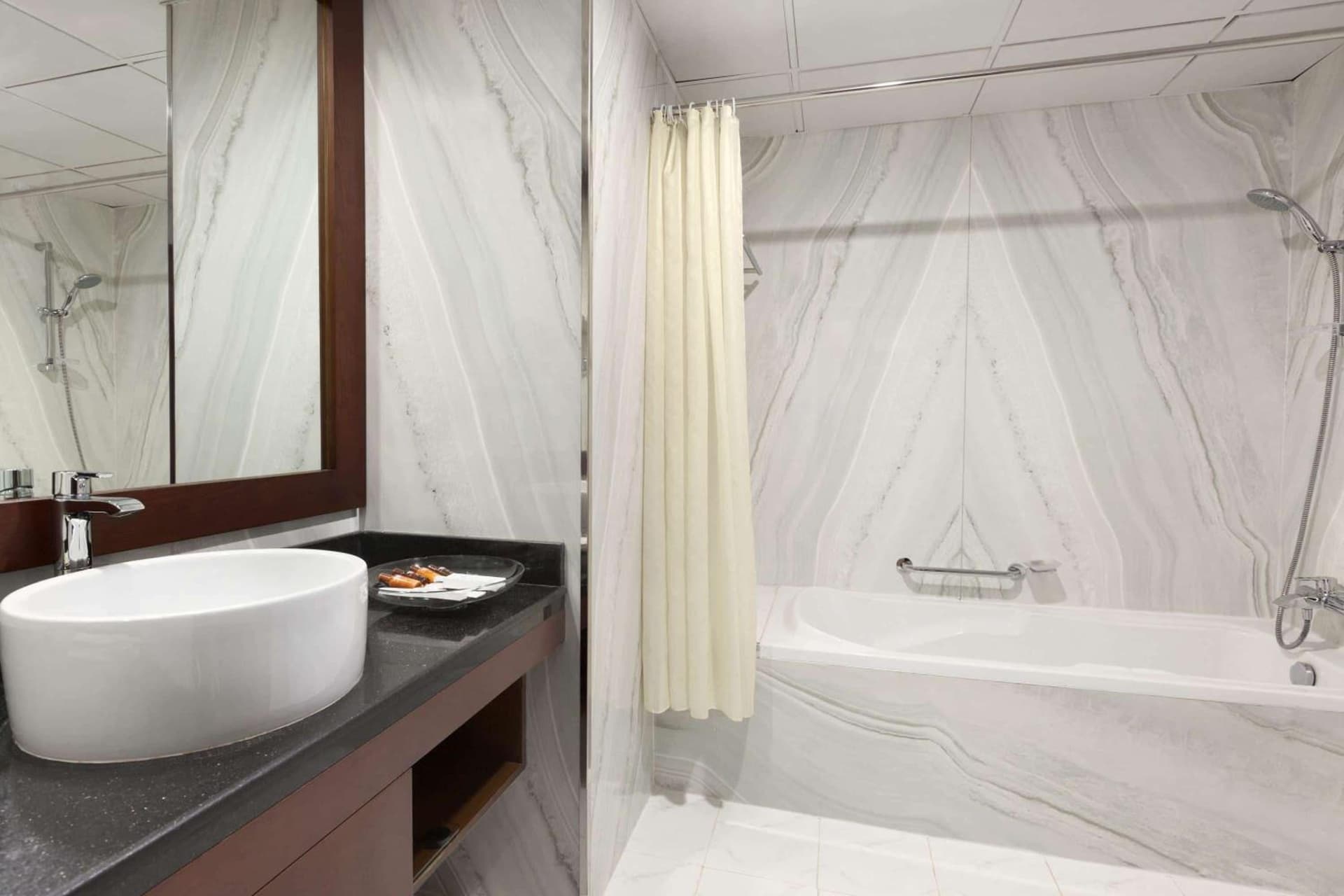 Howard Johnson Bur Dubai