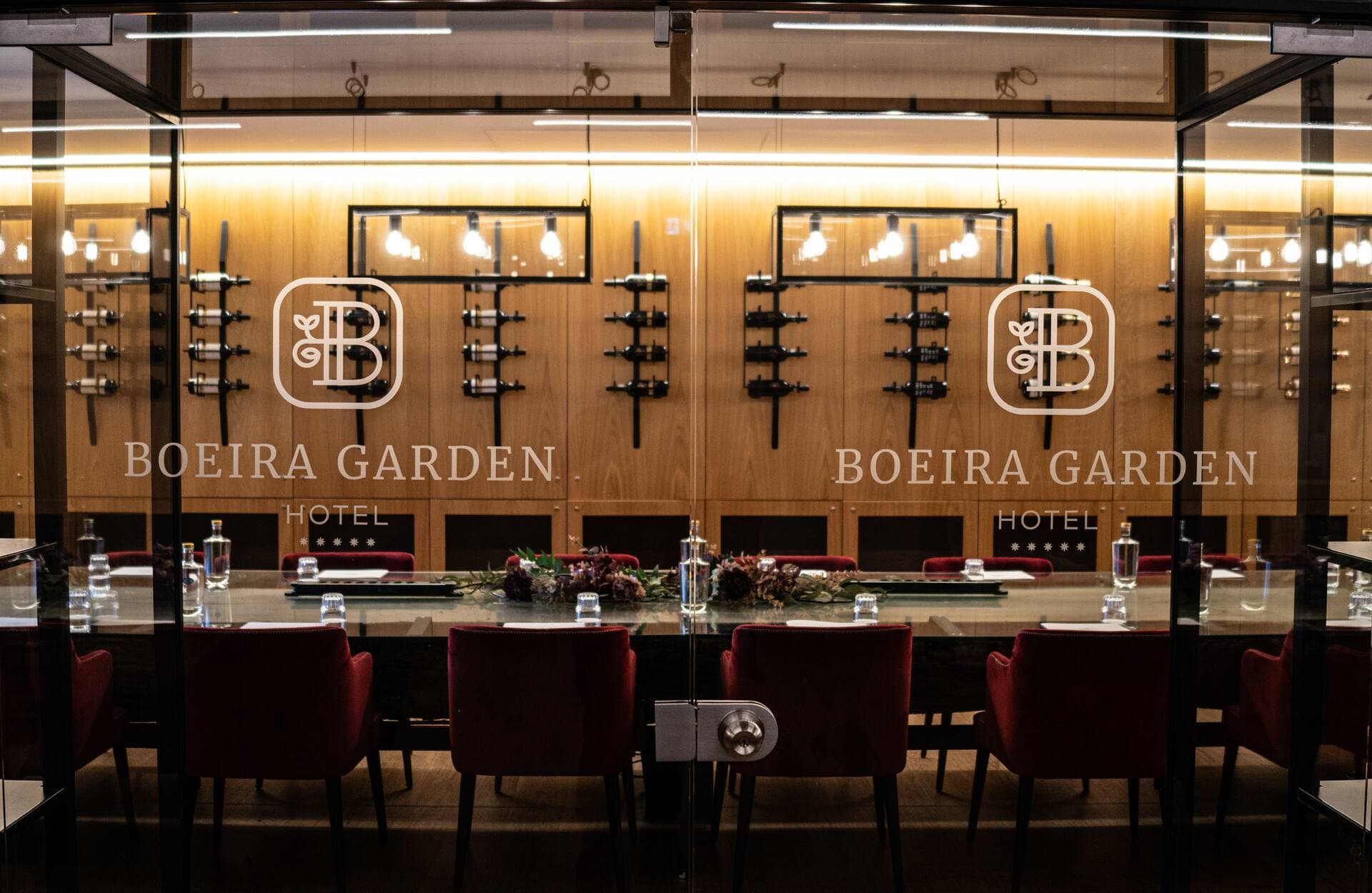 Boeira Garden Hotel Porto Gaia, Curio Collection by Hilton