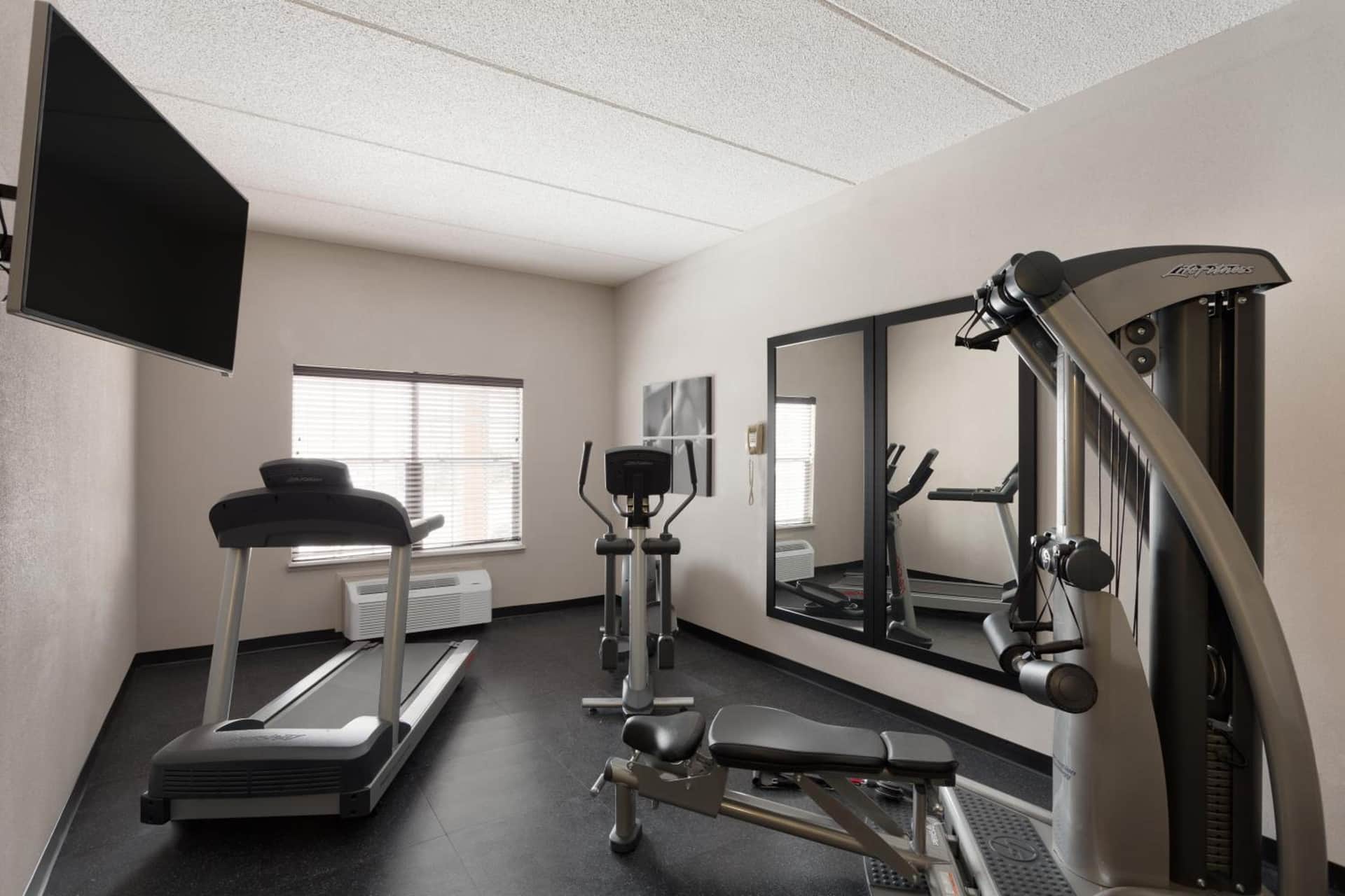 Country Inn & Suites by Radisson, Jackson, TN