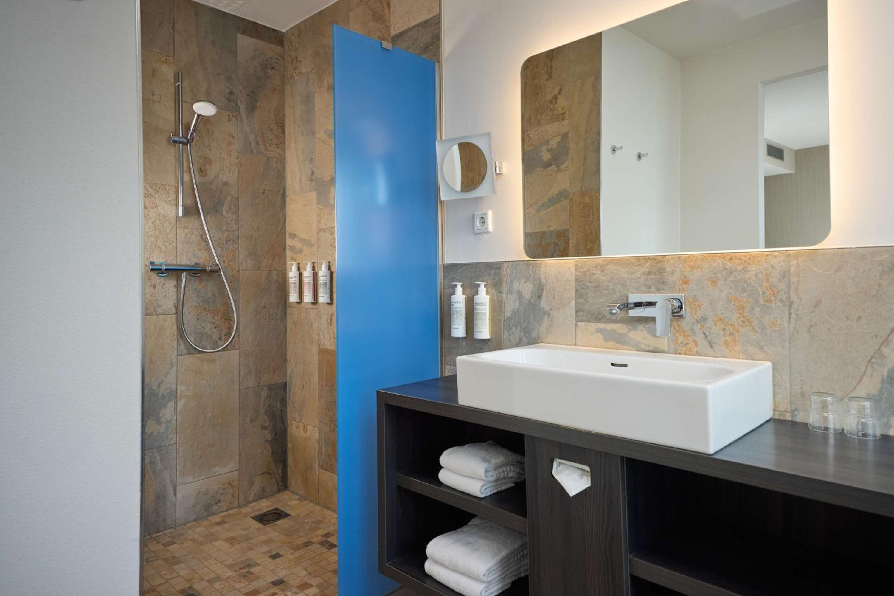 Haven Hotel Rotterdam, Curio Collection by Hilton