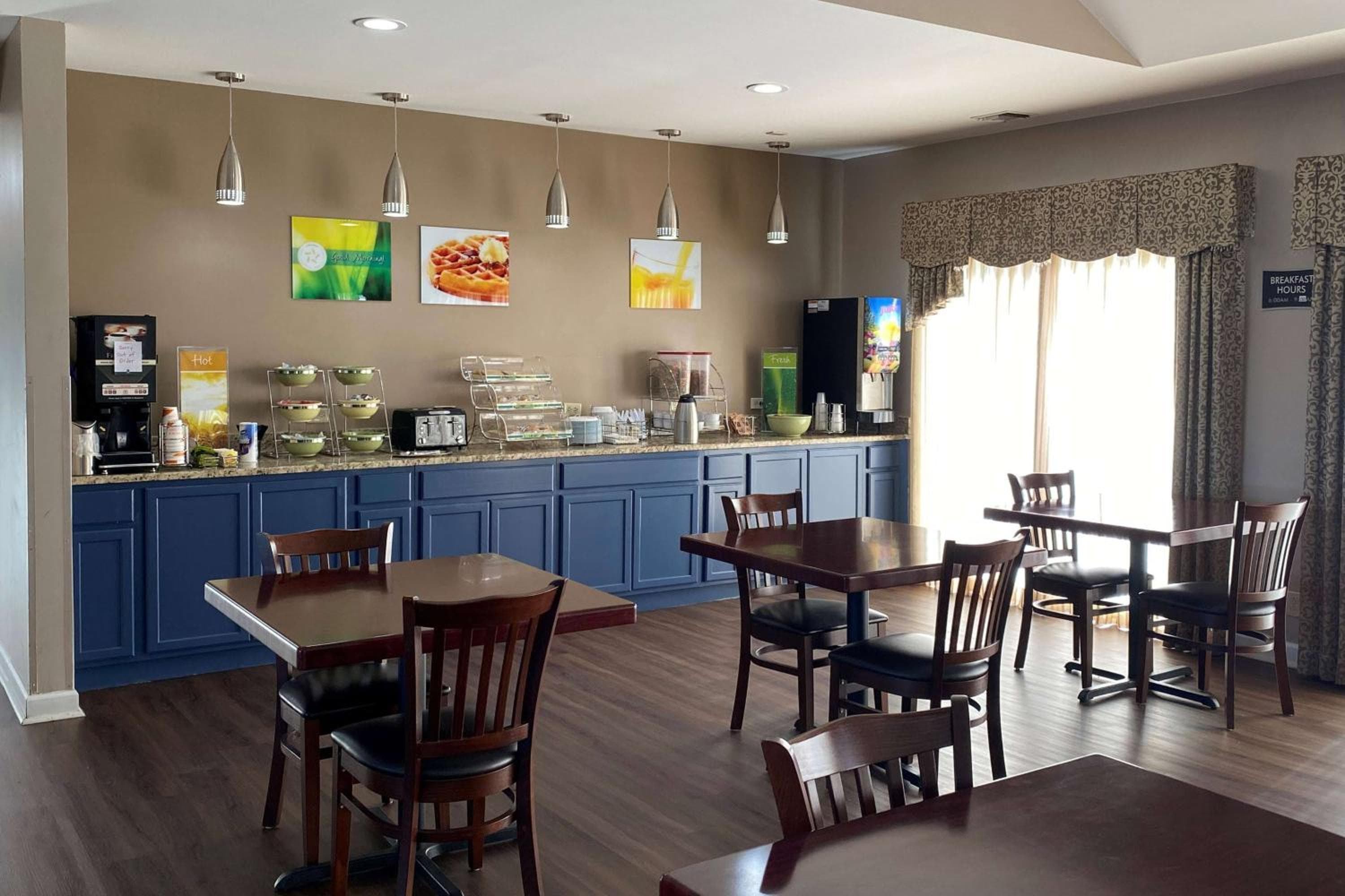 AmericInn by Wyndham Fort Atkinson