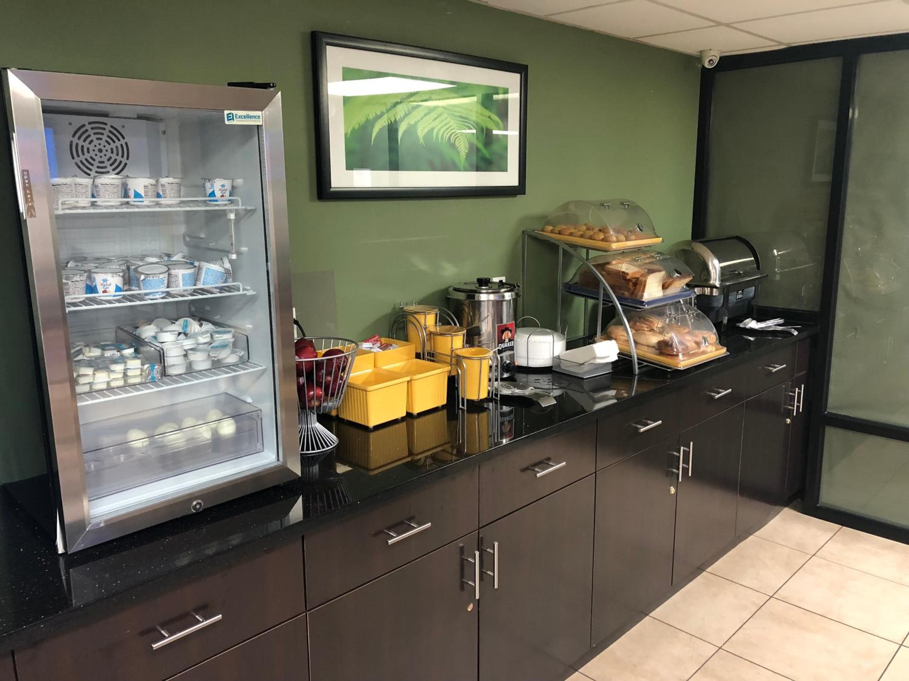 Days Inn by Wyndham Brooklyn Borough Park