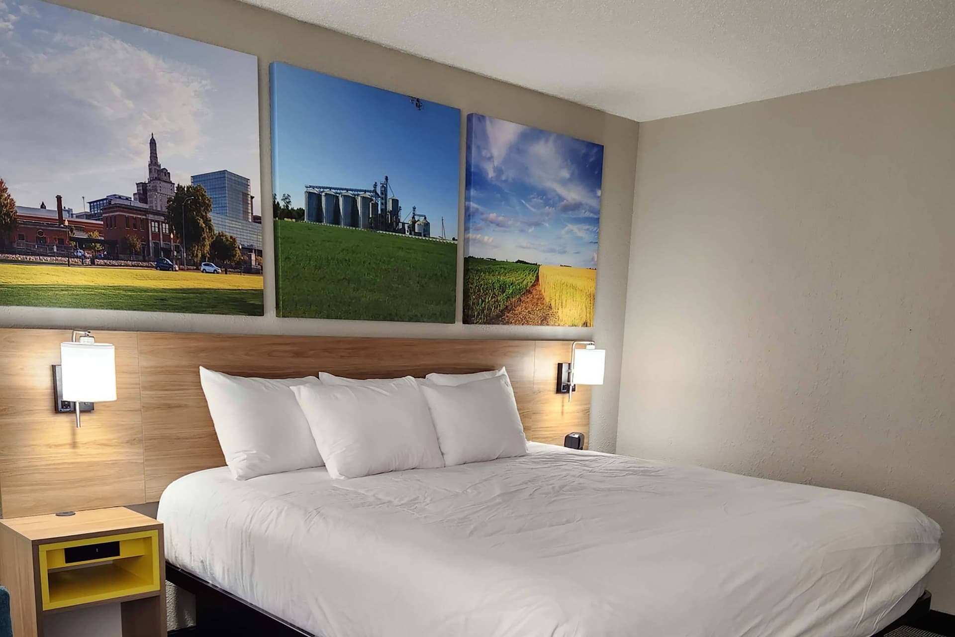 Days Inn by Wyndham Davenport