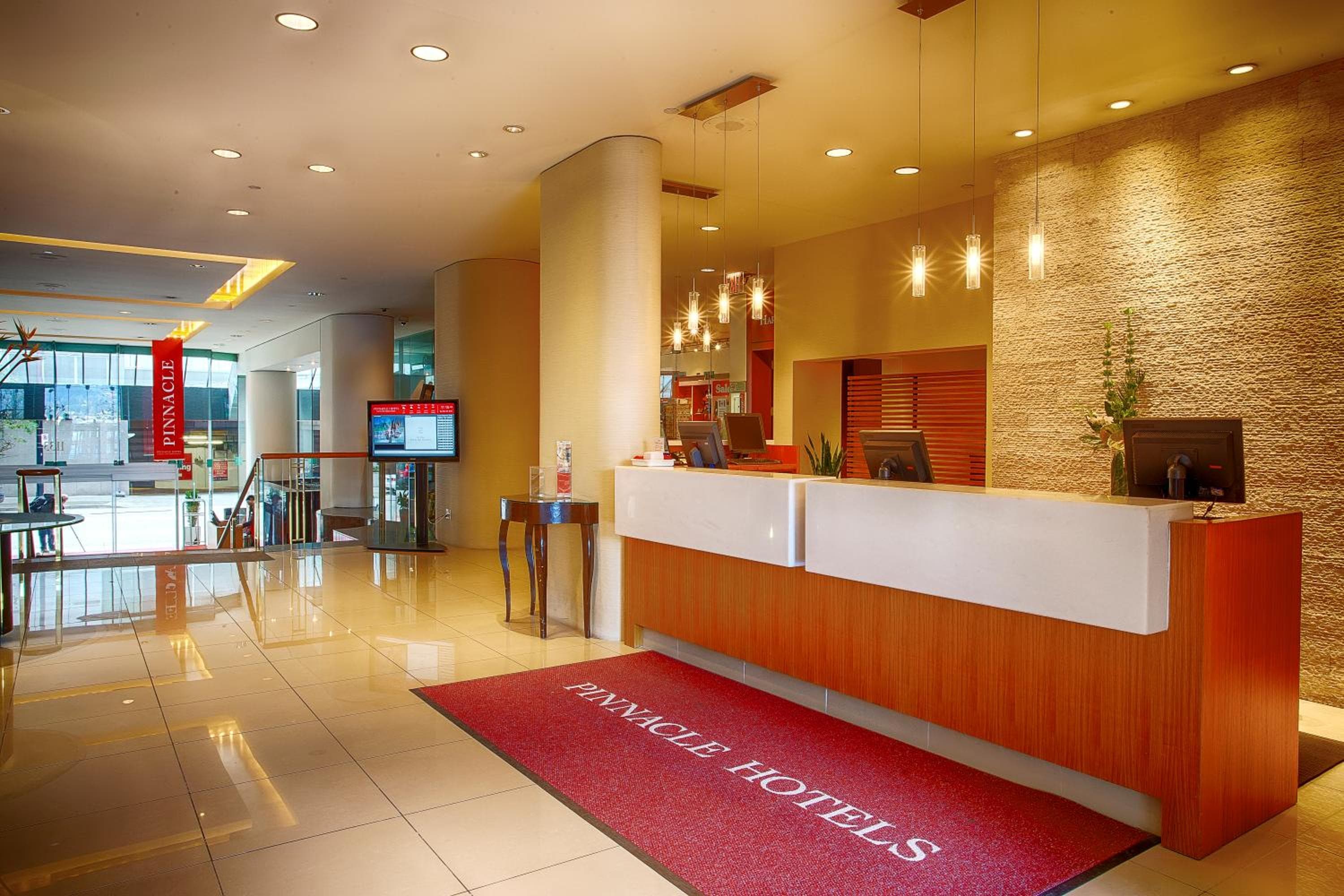 Pinnacle Hotel Harbourfront