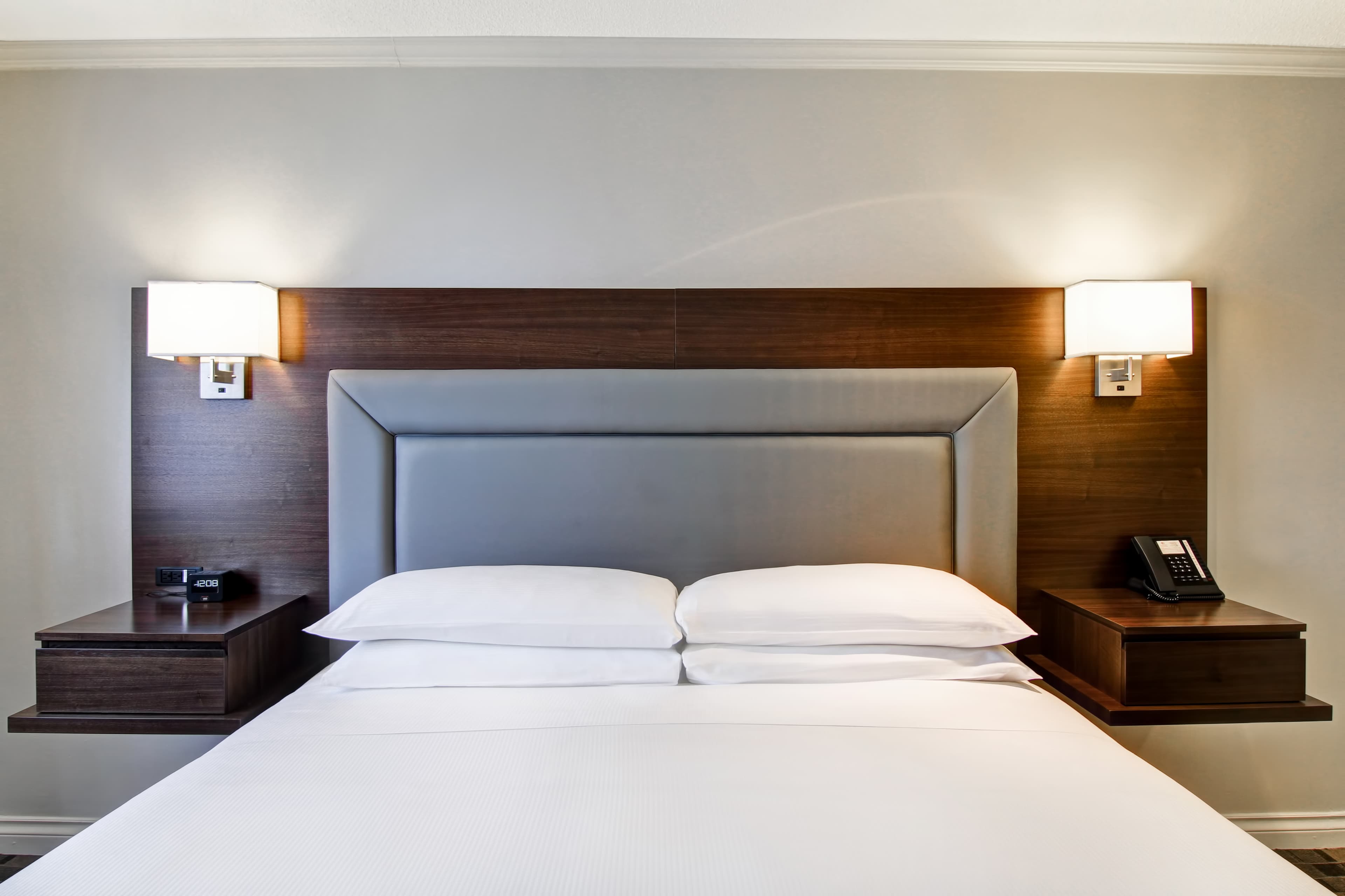 DoubleTree by Hilton Toronto Downtown