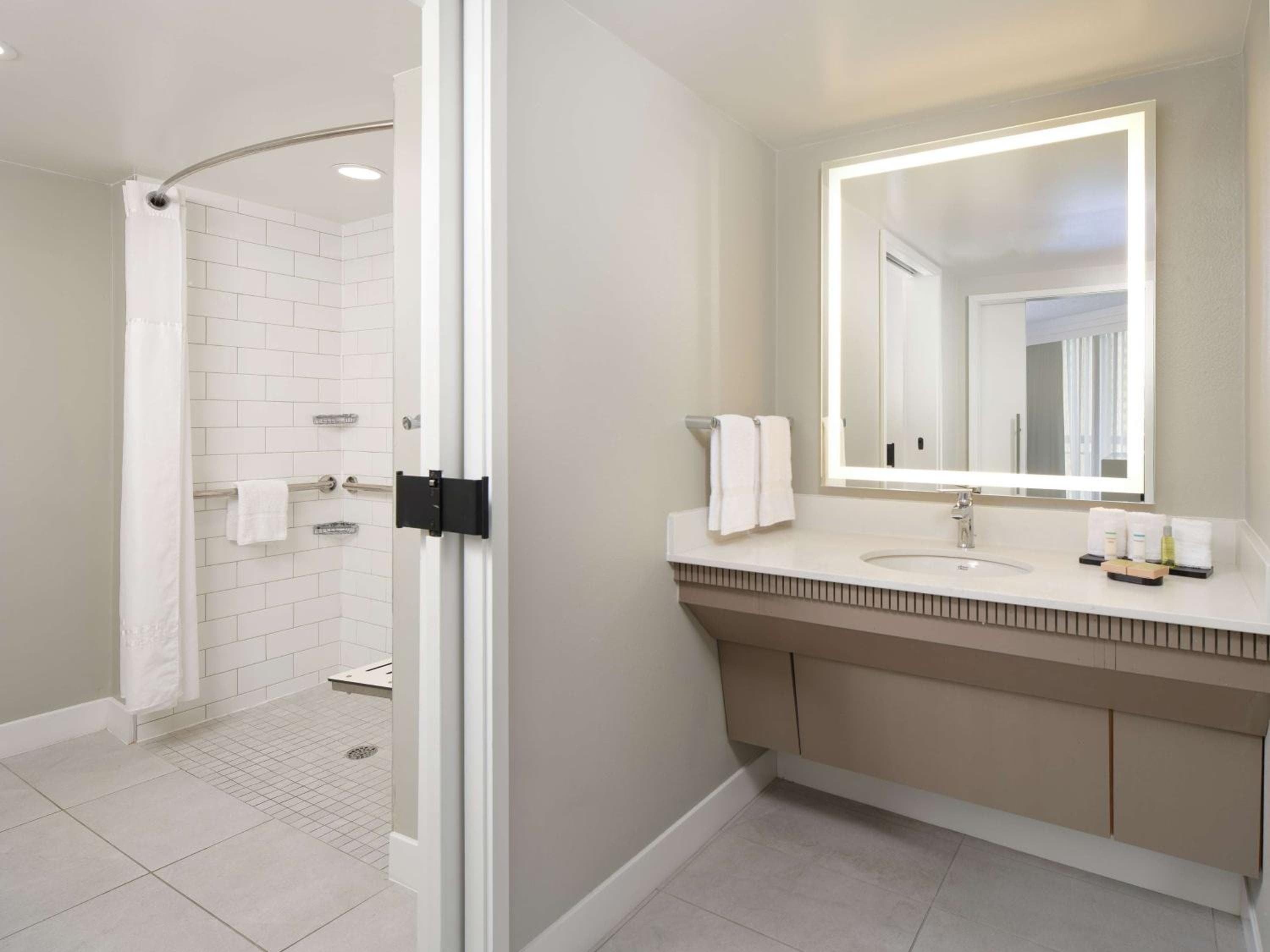 Embassy Suites by Hilton Myrtle Beach Oceanfront Resort