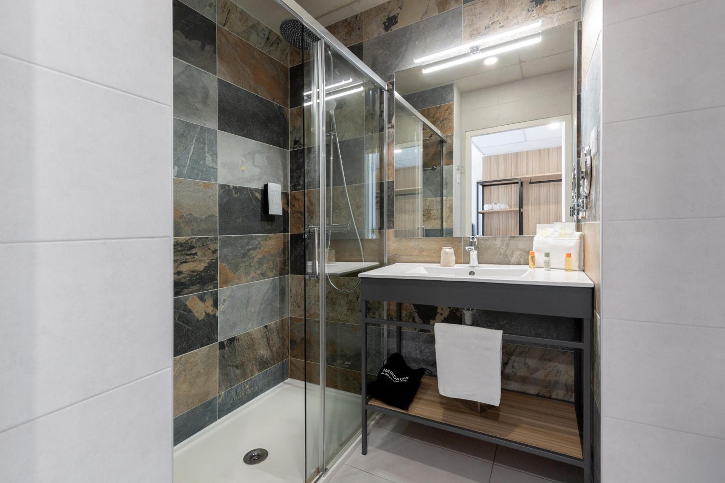 Golden Tulip Hotel & Rooftop Martigues Provence