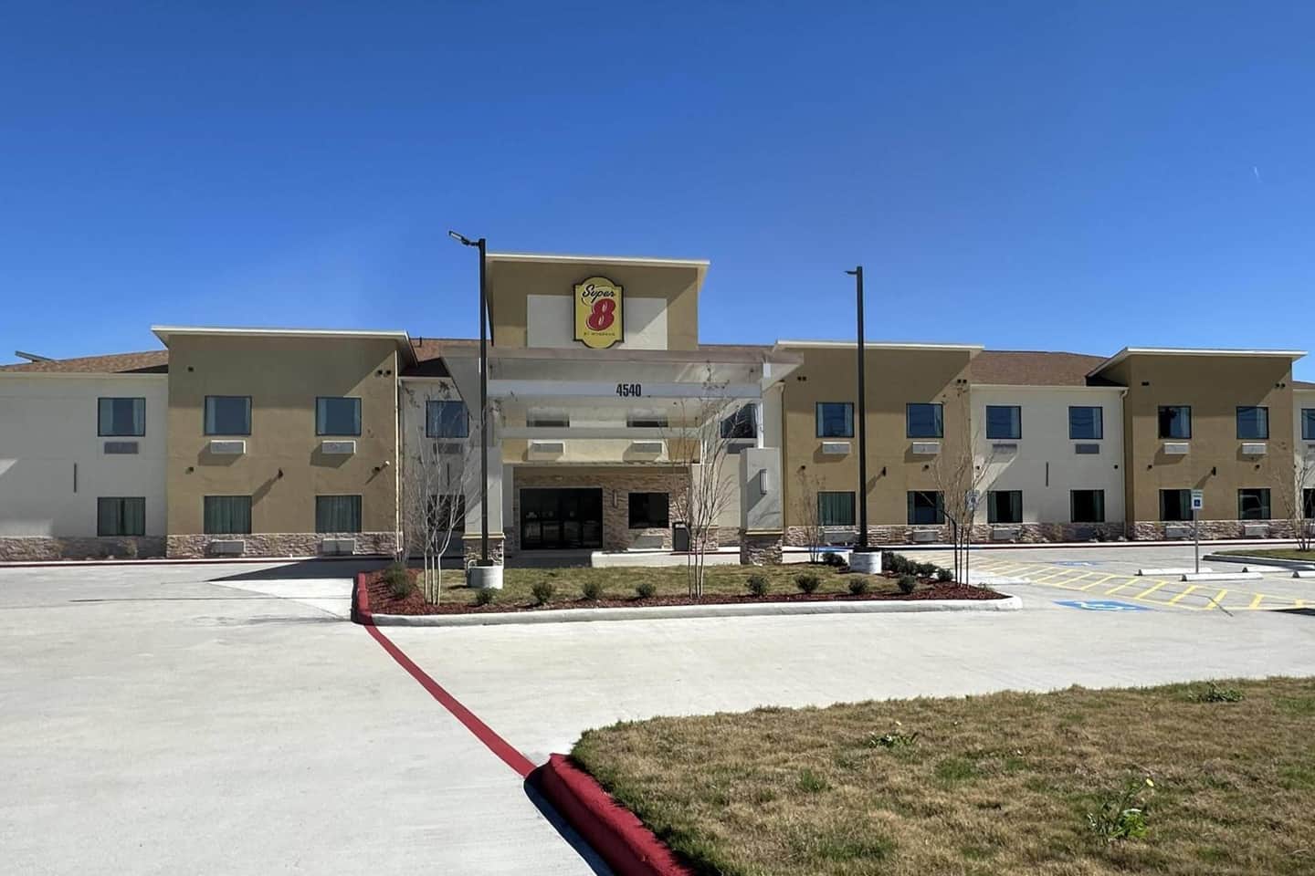 Super 8 By Wyndham Baytown