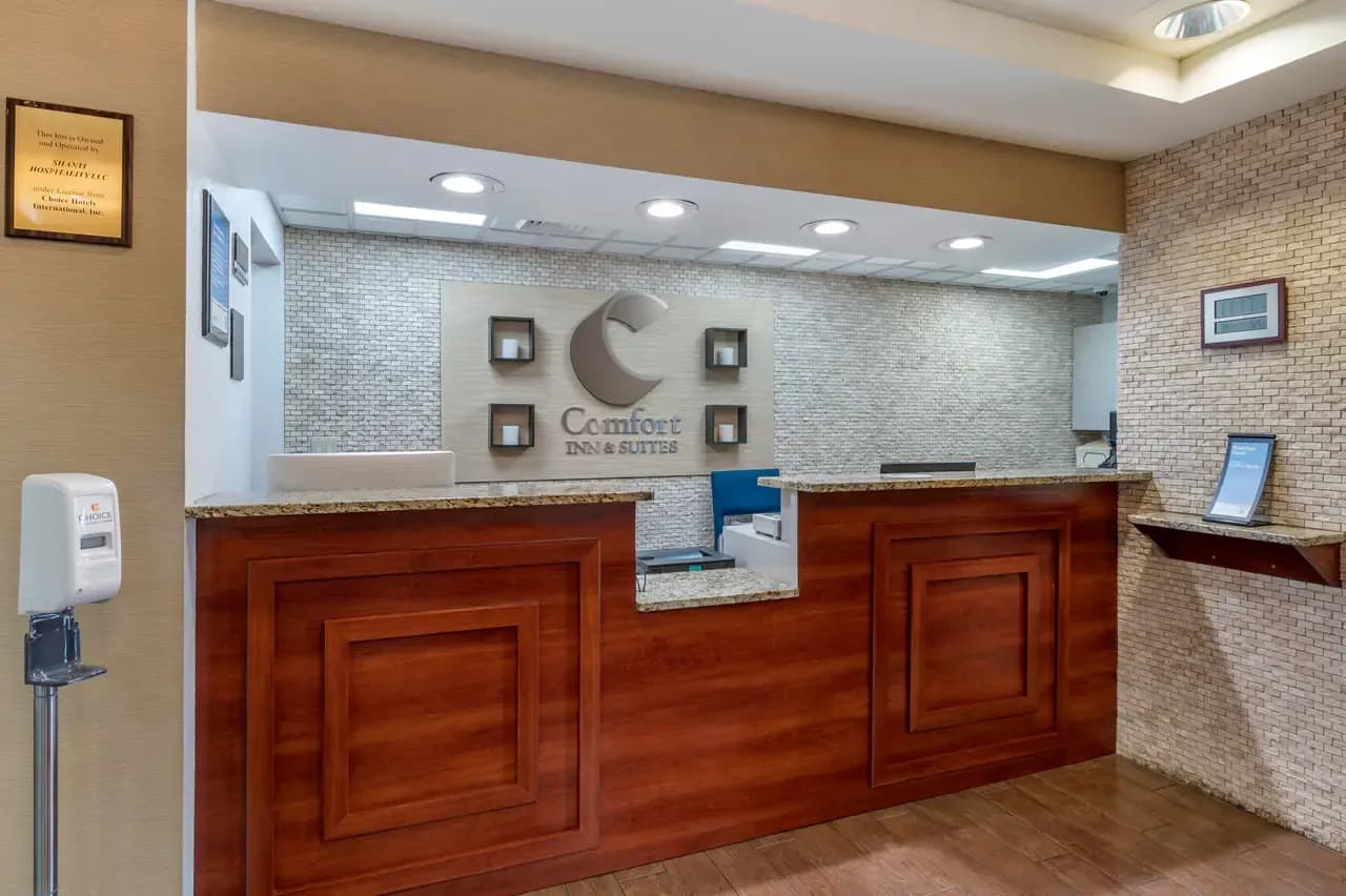Comfort Inn & Suites Dayton Northwest - Englewood
