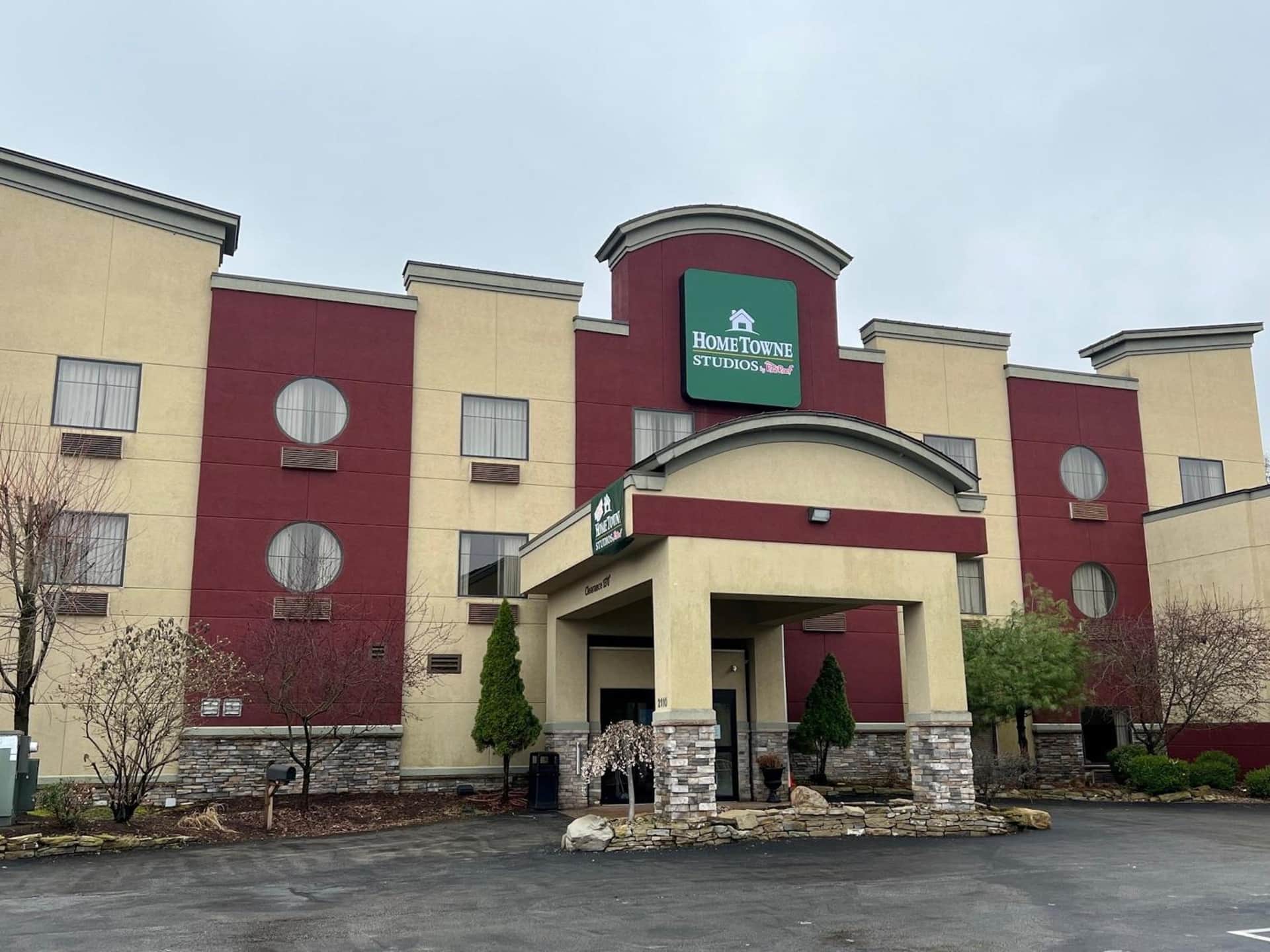 HomeTowne Studios & Suites by Red Roof Washington