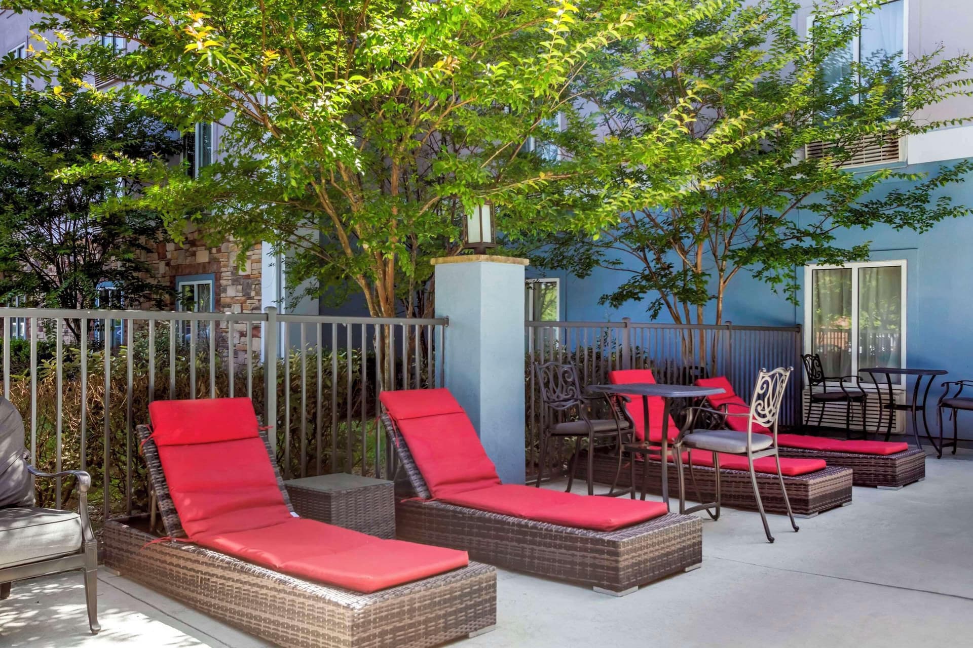 Comfort Suites Nashville Airport - BNA