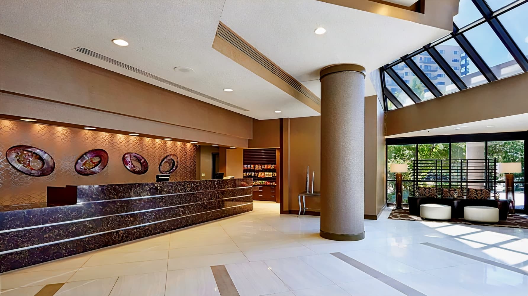 Embassy Suites by Hilton Crystal City National Airport