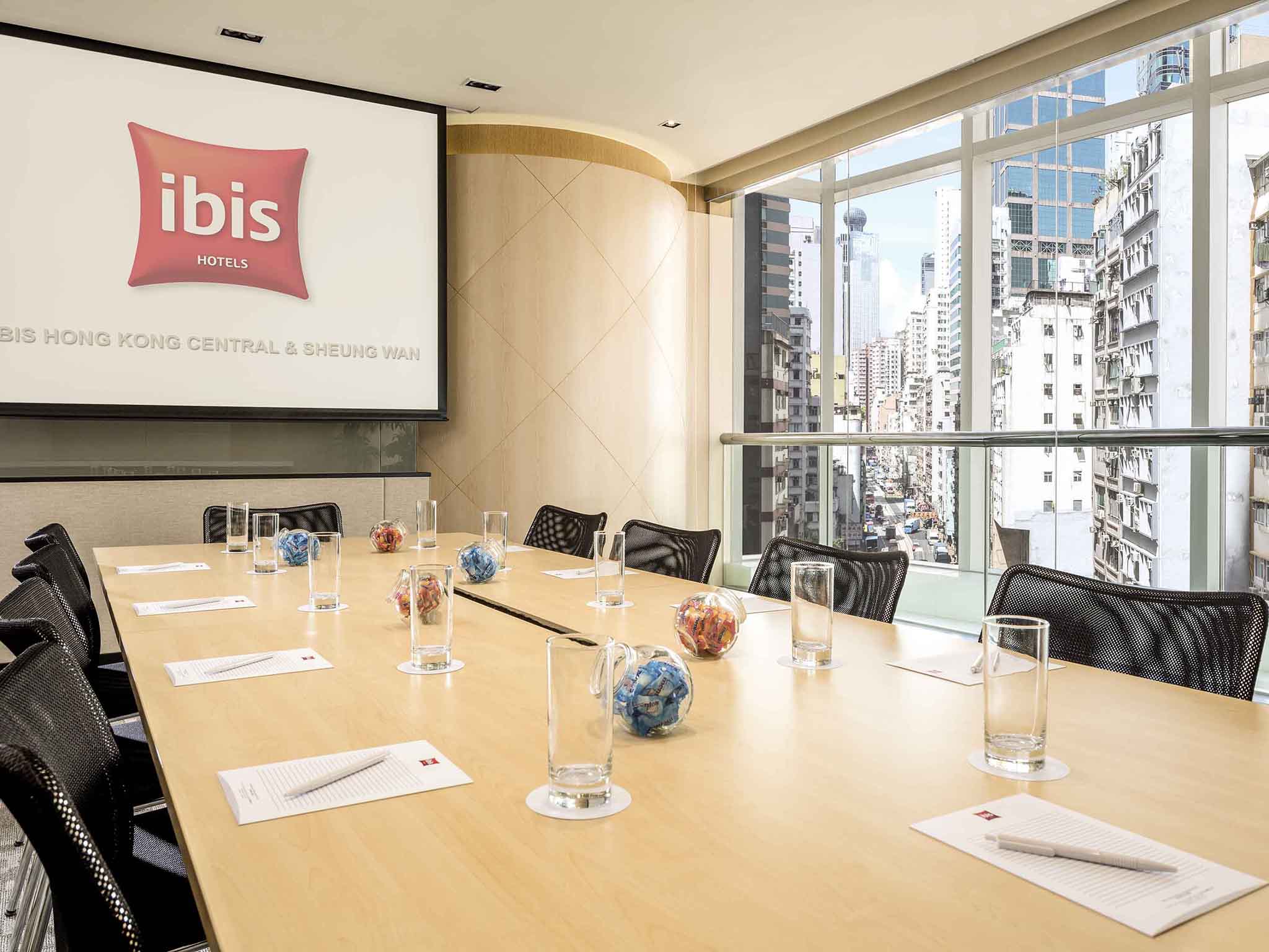 宜必思香港中上环酒店 ( Ibis Hong Kong Central and Sheung Wan Hotel )