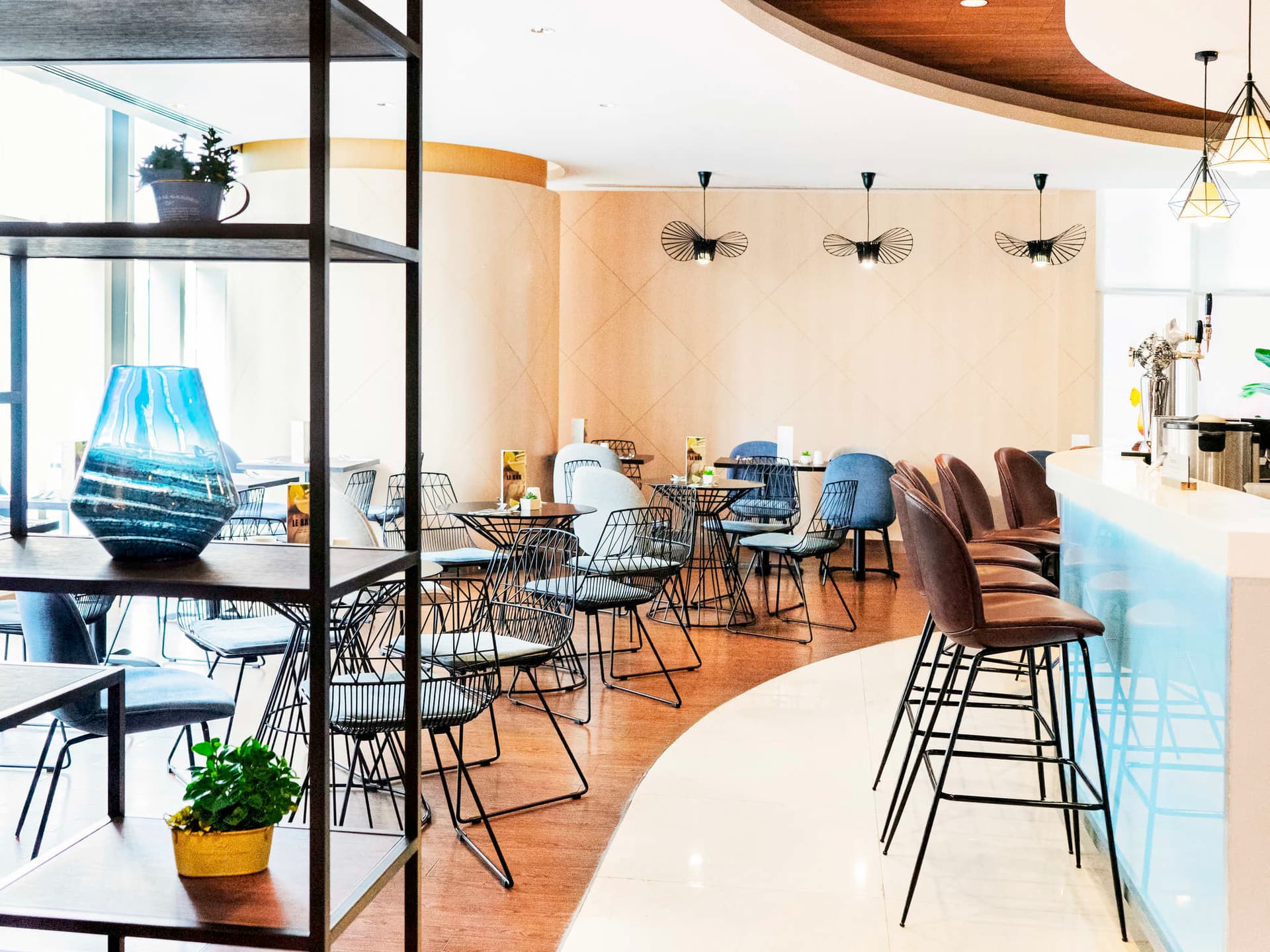 宜必思香港中上环酒店 ( Ibis Hong Kong Central and Sheung Wan Hotel )