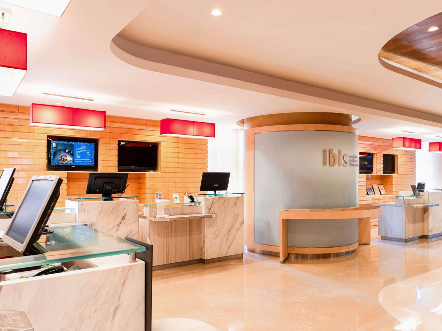 宜必思香港中上环酒店 ( Ibis Hong Kong Central and Sheung Wan Hotel )