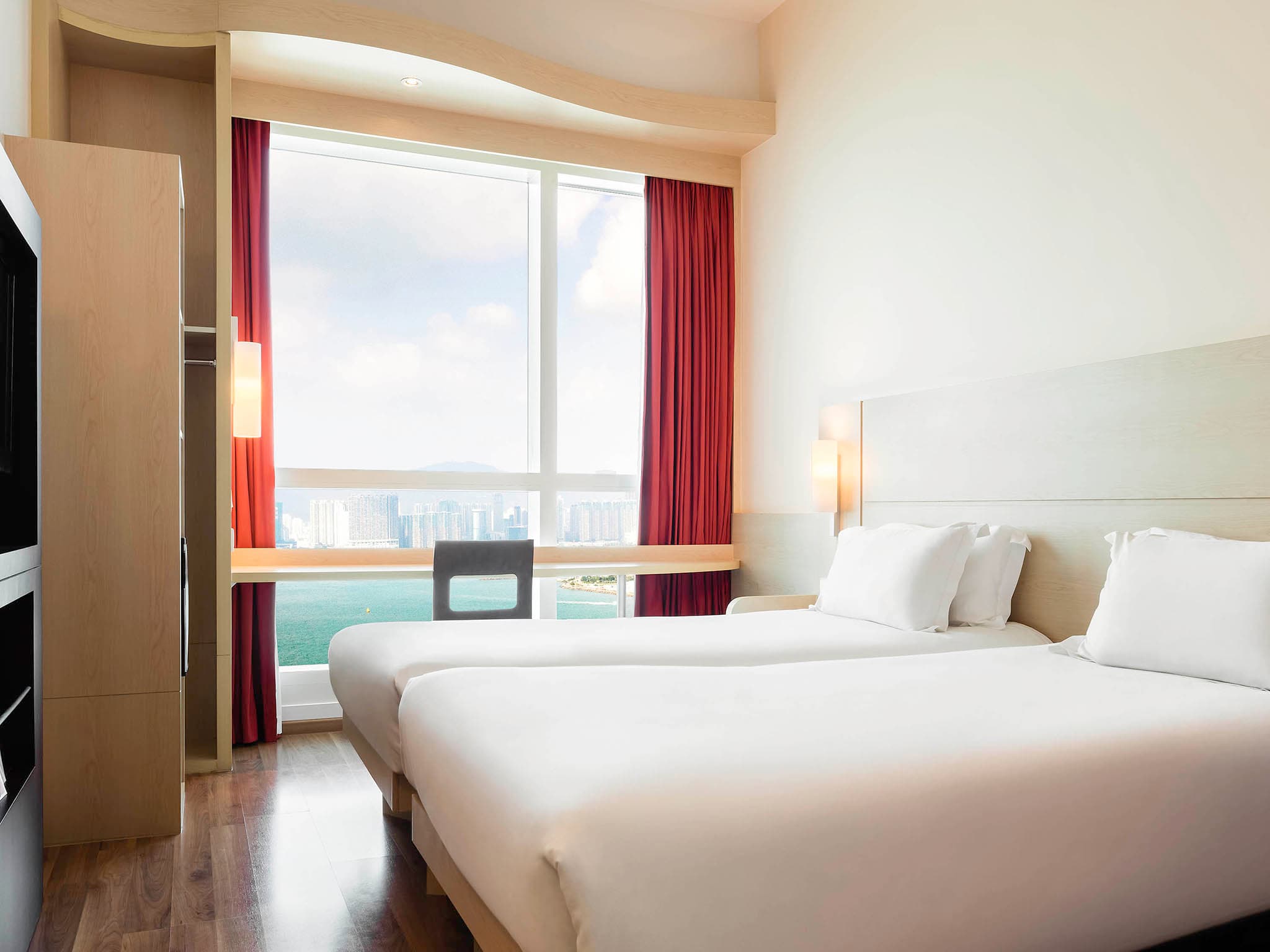 宜必思香港中上环酒店 ( Ibis Hong Kong Central and Sheung Wan Hotel )